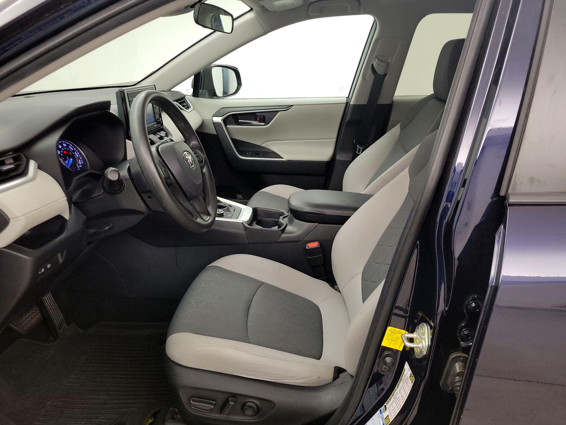 Thumbnail: 2020 Toyota RAV4 - 11