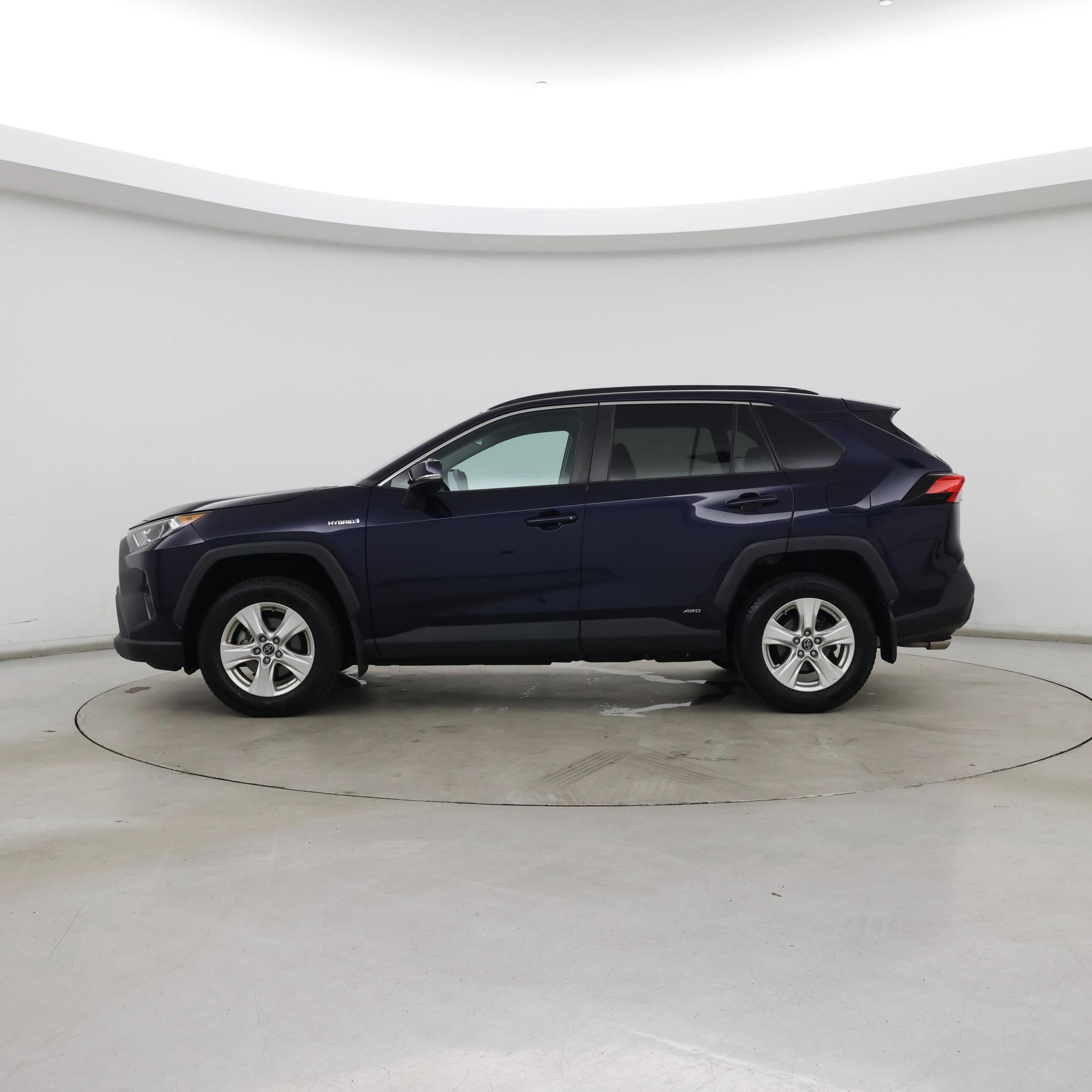Thumbnail: 2020 Toyota RAV4 - 3