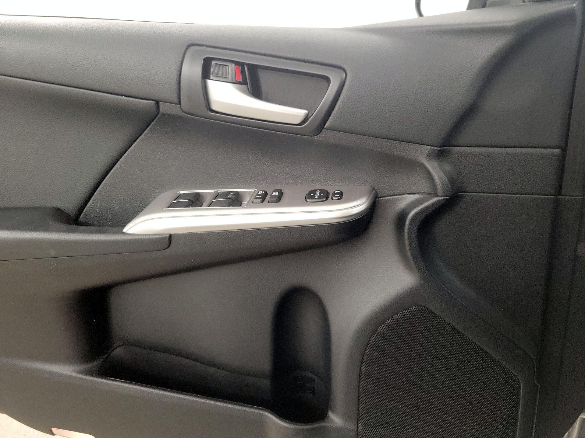 Thumbnail: 2014 Toyota Camry - 12