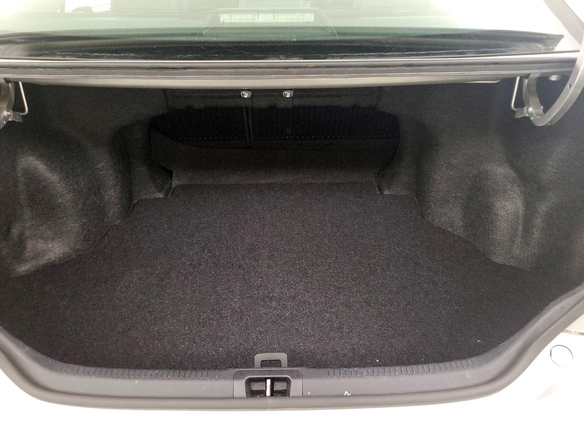 Thumbnail: 2014 Toyota Camry - 20