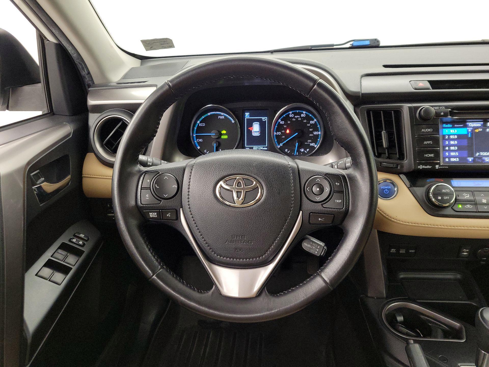 Thumbnail: 2017 Toyota RAV4 - 10