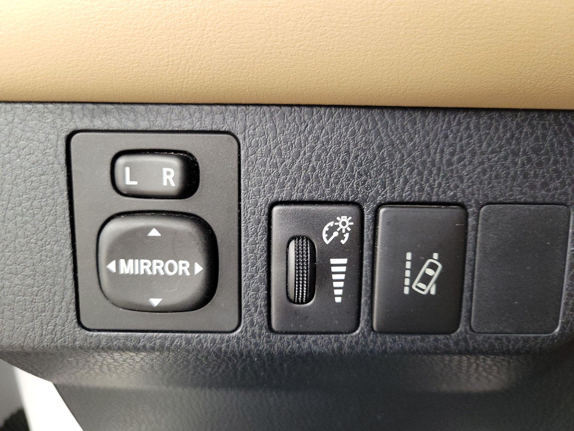 Thumbnail: 2017 Toyota RAV4 - 13