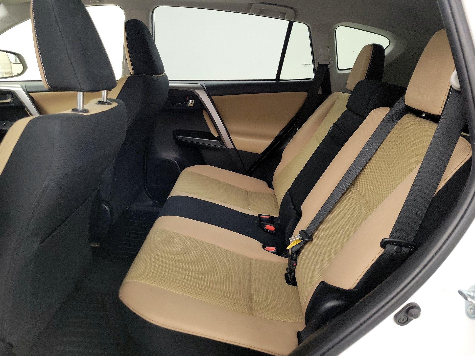 Thumbnail: 2017 Toyota RAV4 - 20
