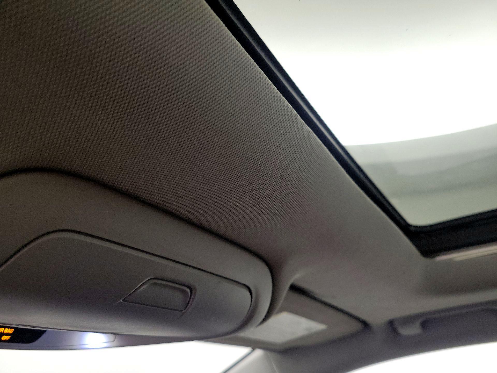 Thumbnail: 2019 Chevrolet Equinox - 19