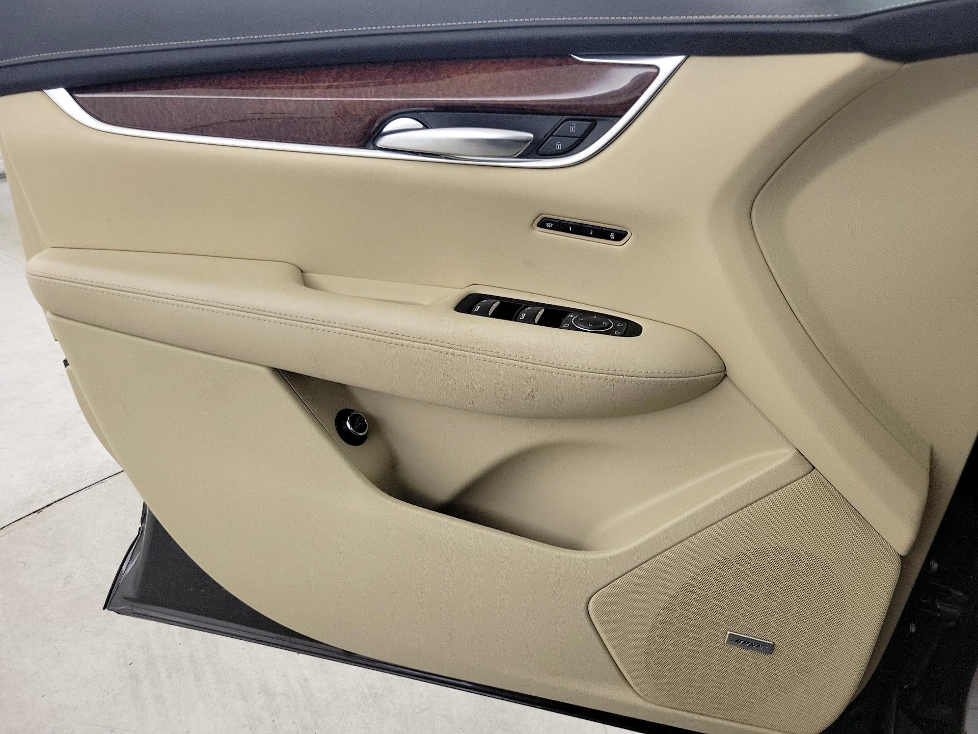 Thumbnail: 2019 Cadillac XT5 - 12