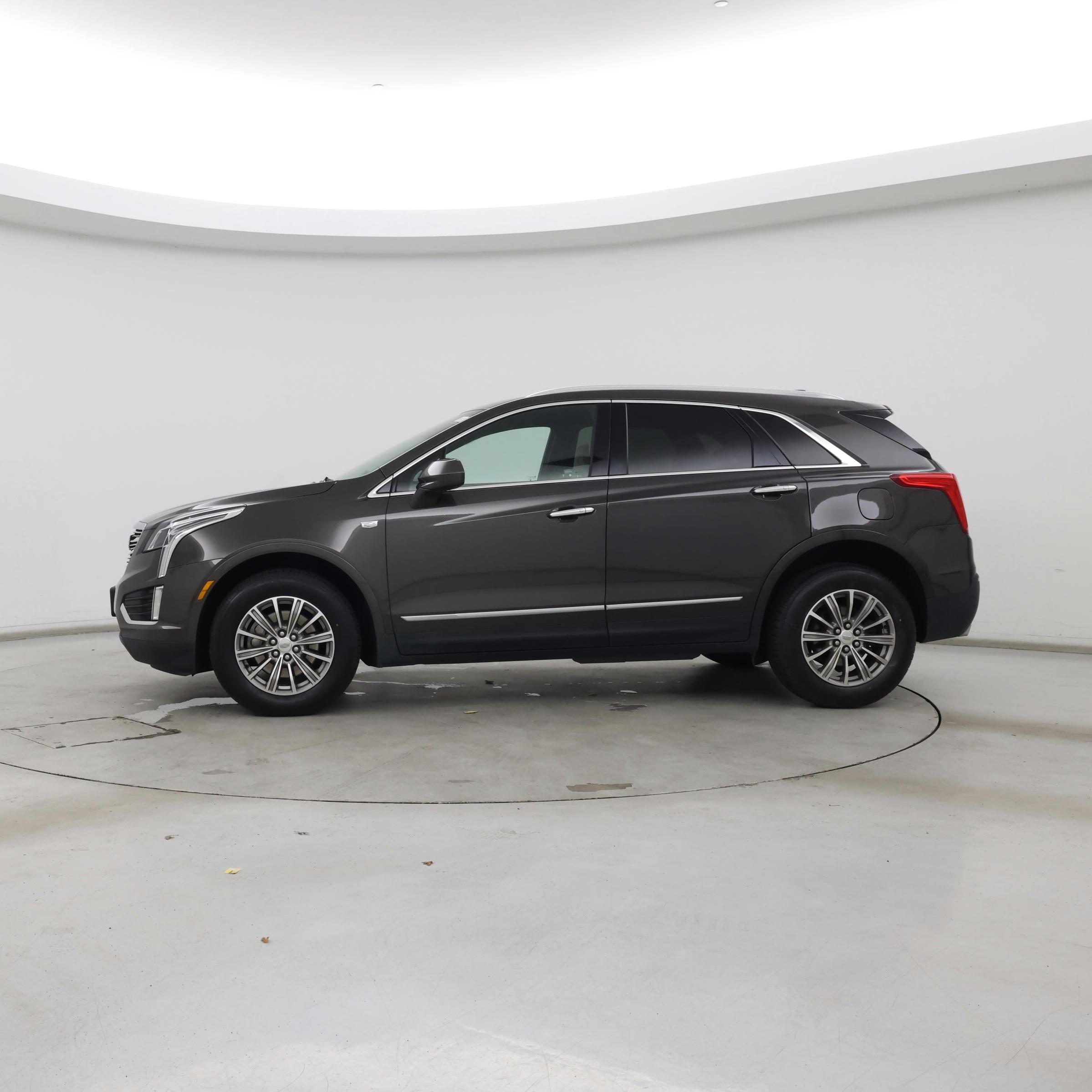 Thumbnail: 2019 Cadillac XT5 - 3