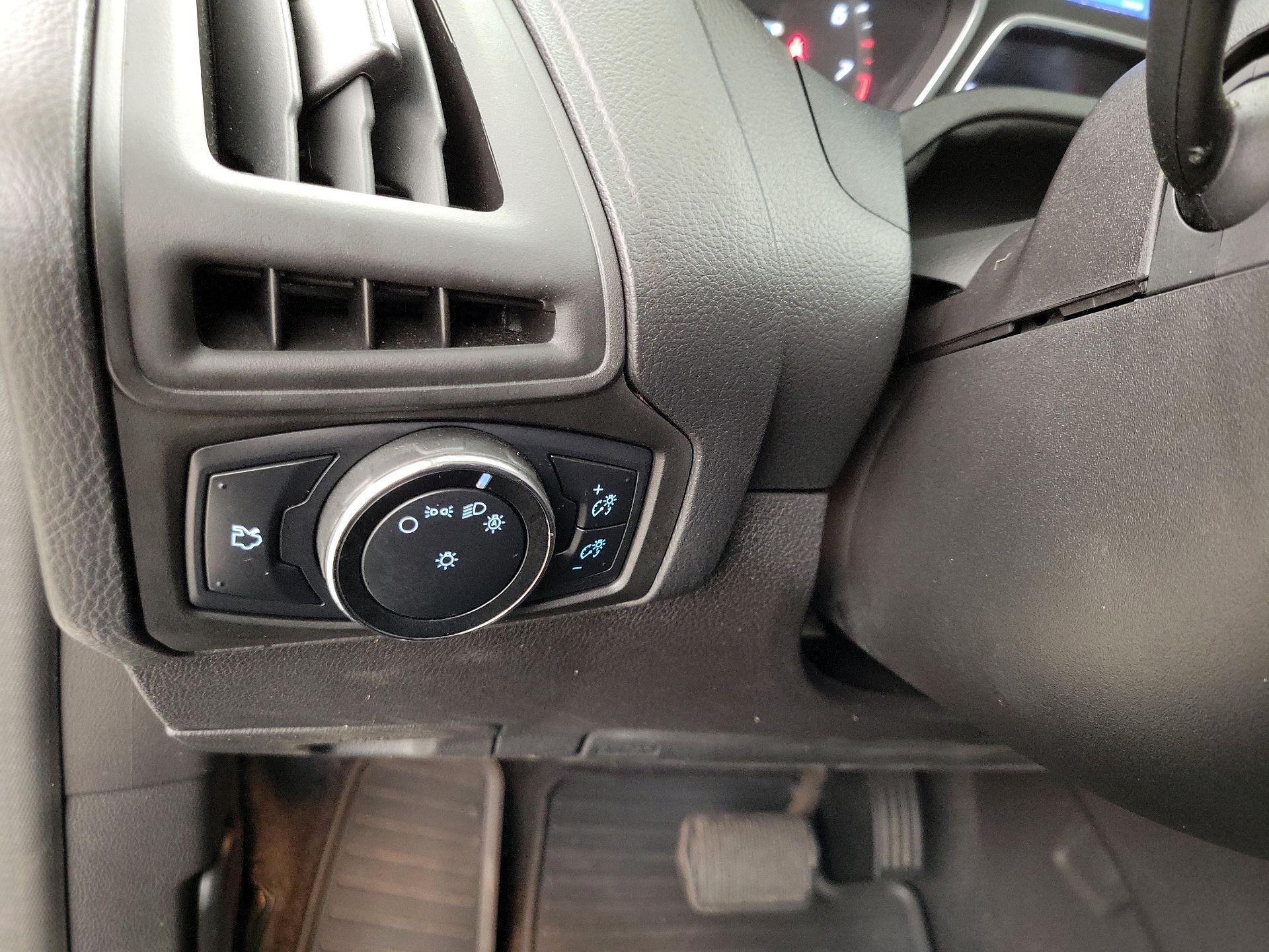 Thumbnail: 2014 Ford Focus - 13