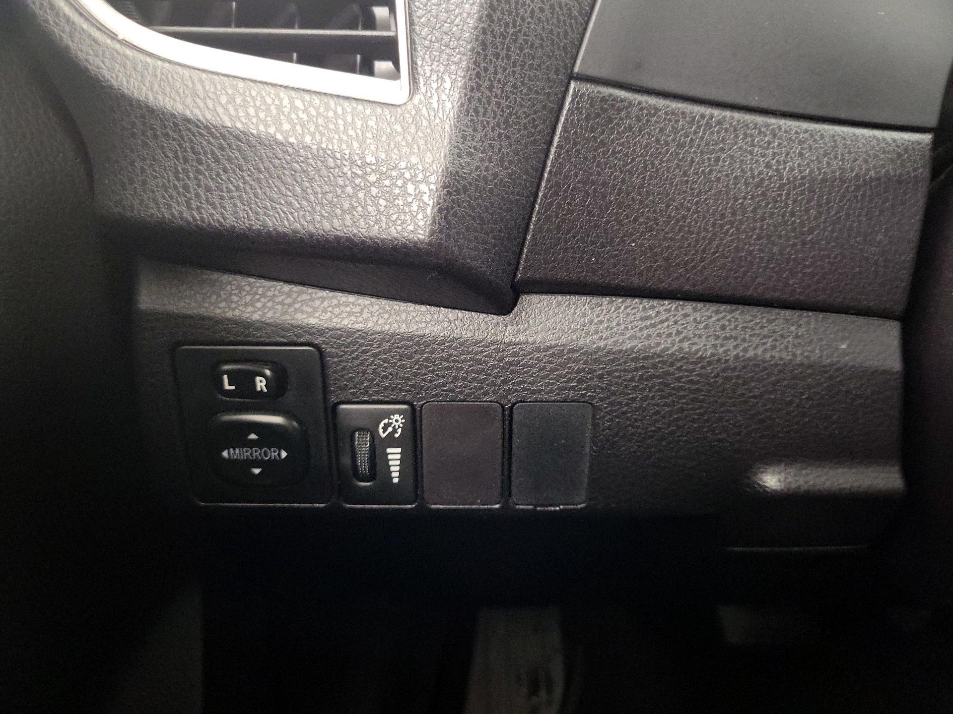 Thumbnail: 2016 Toyota Corolla - 13