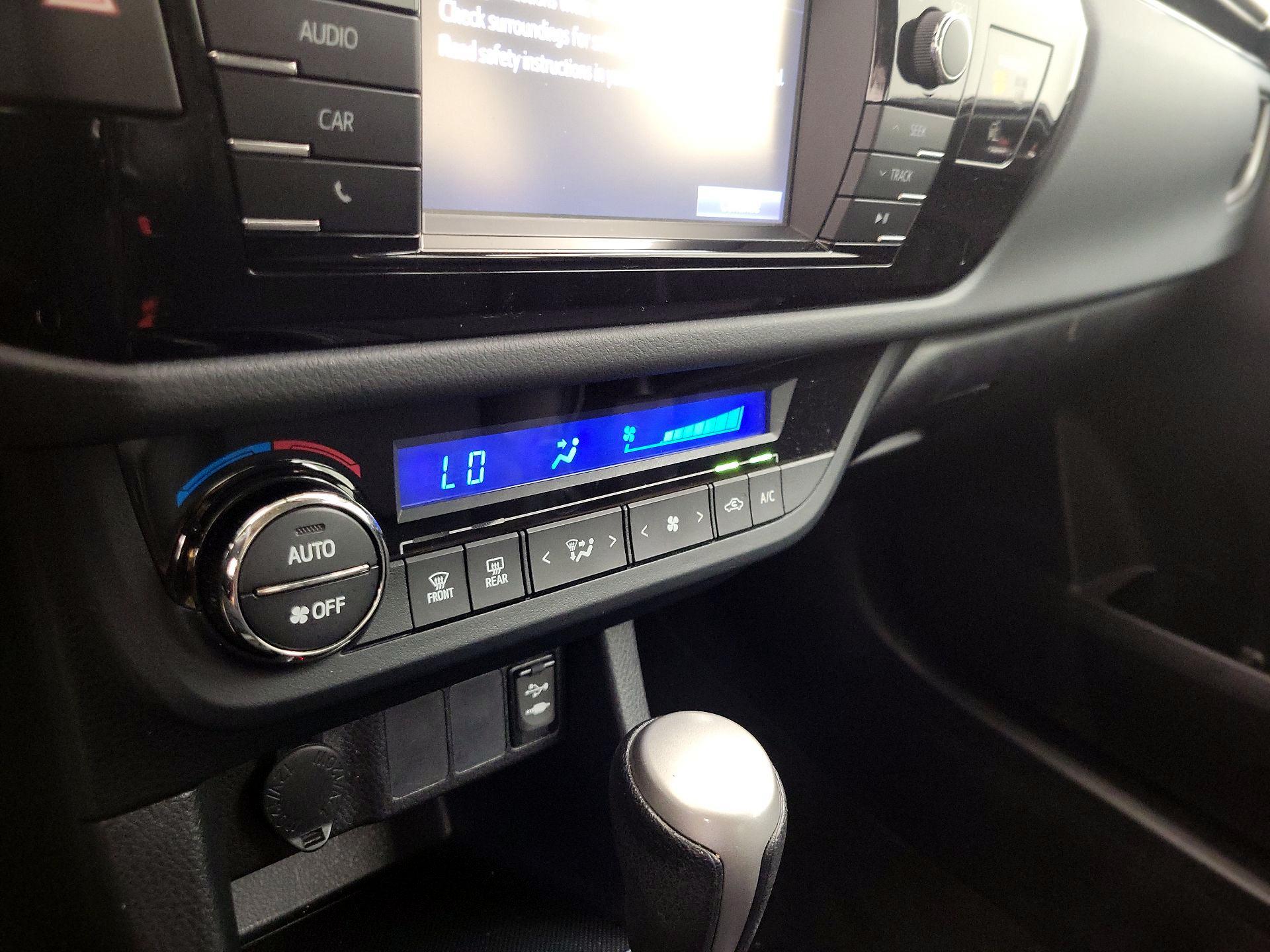 Thumbnail: 2016 Toyota Corolla - 16