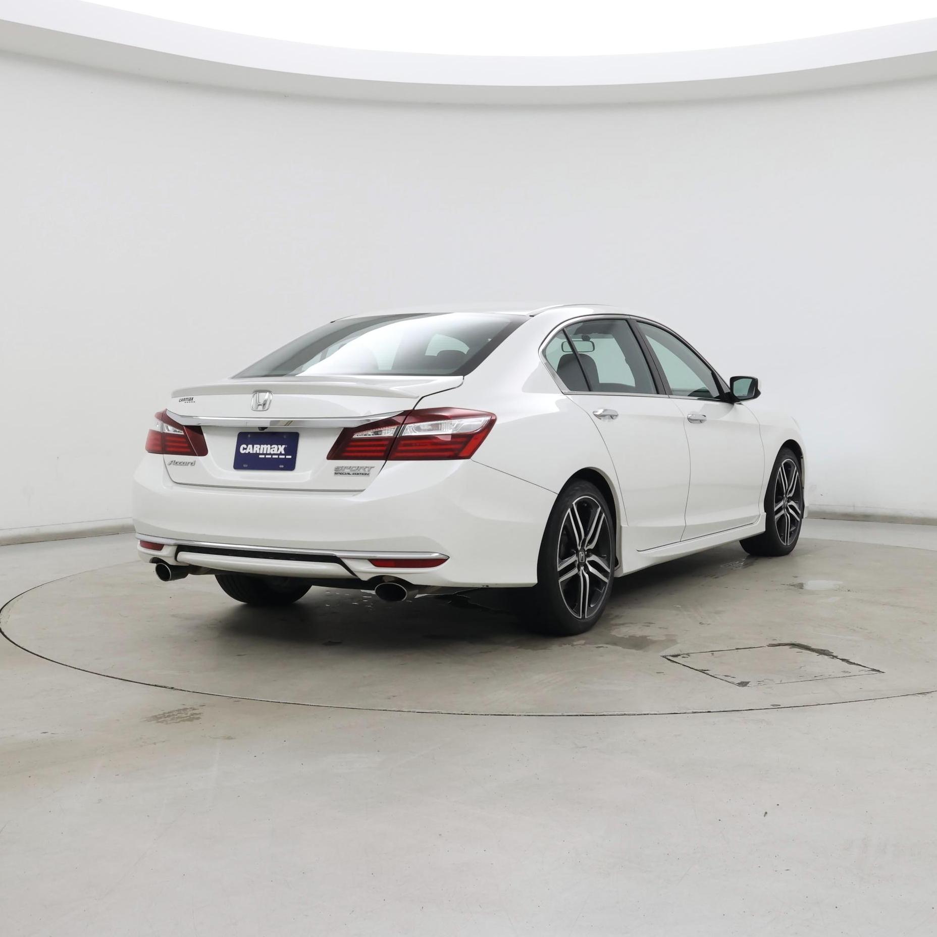 Thumbnail: 2017 Honda Accord - 8