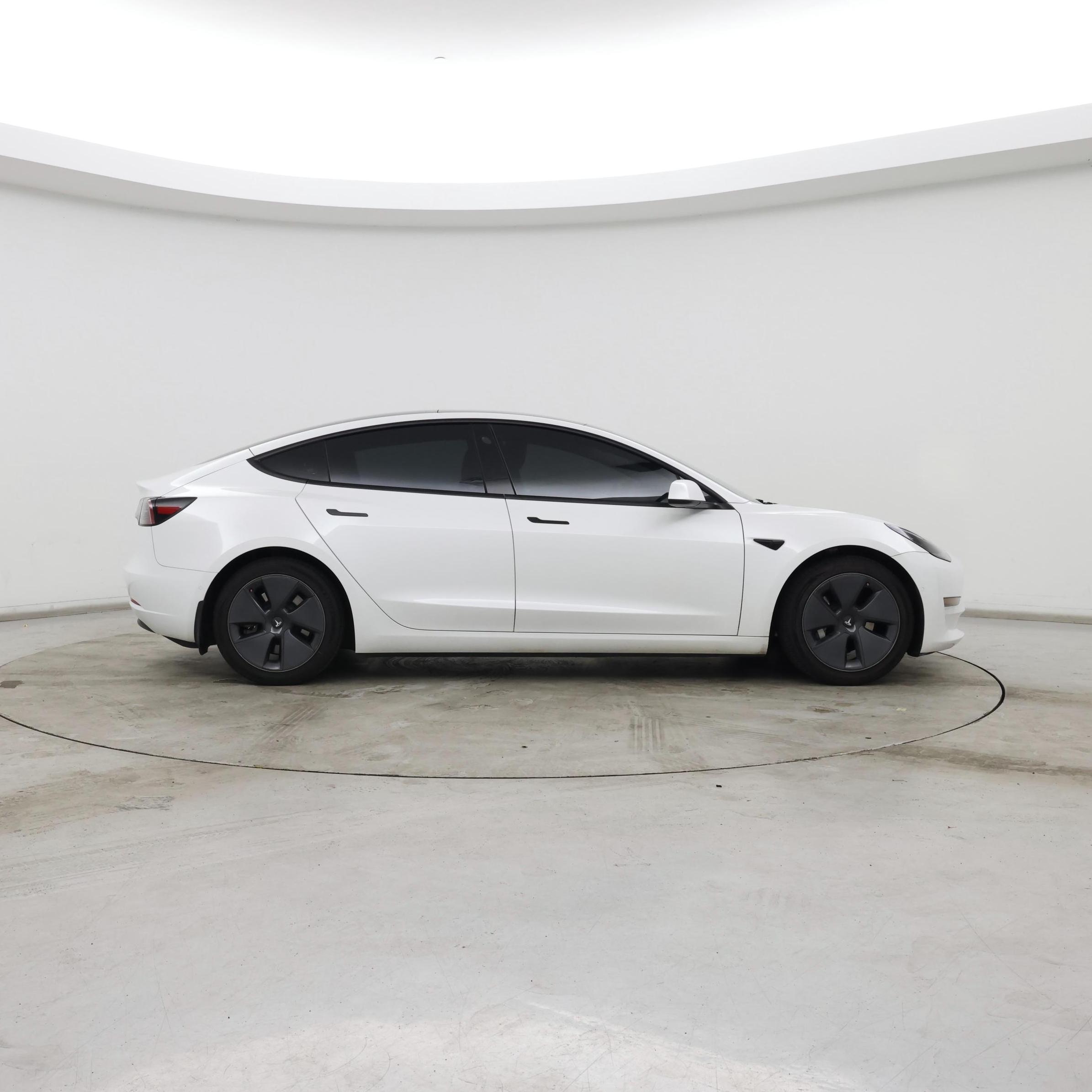Thumbnail: 2021 Tesla Model 3 - 7