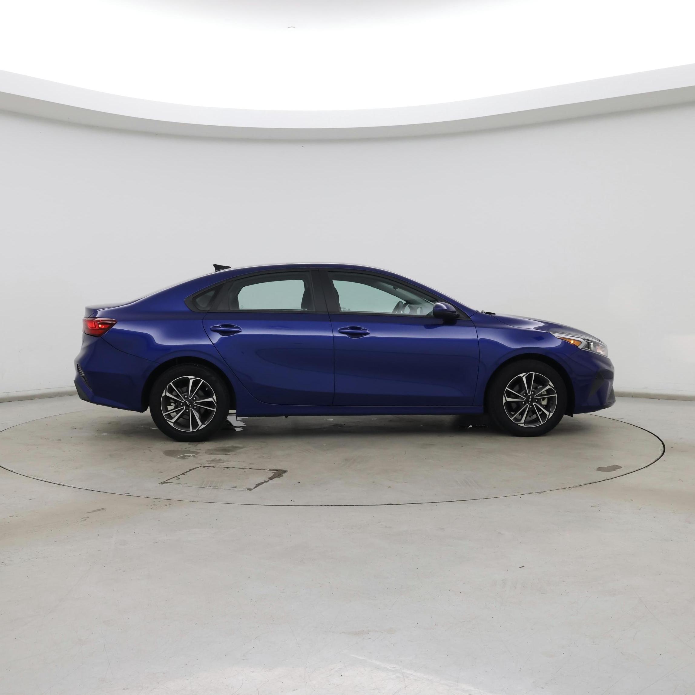 Thumbnail: 2023 Kia Forte - 7