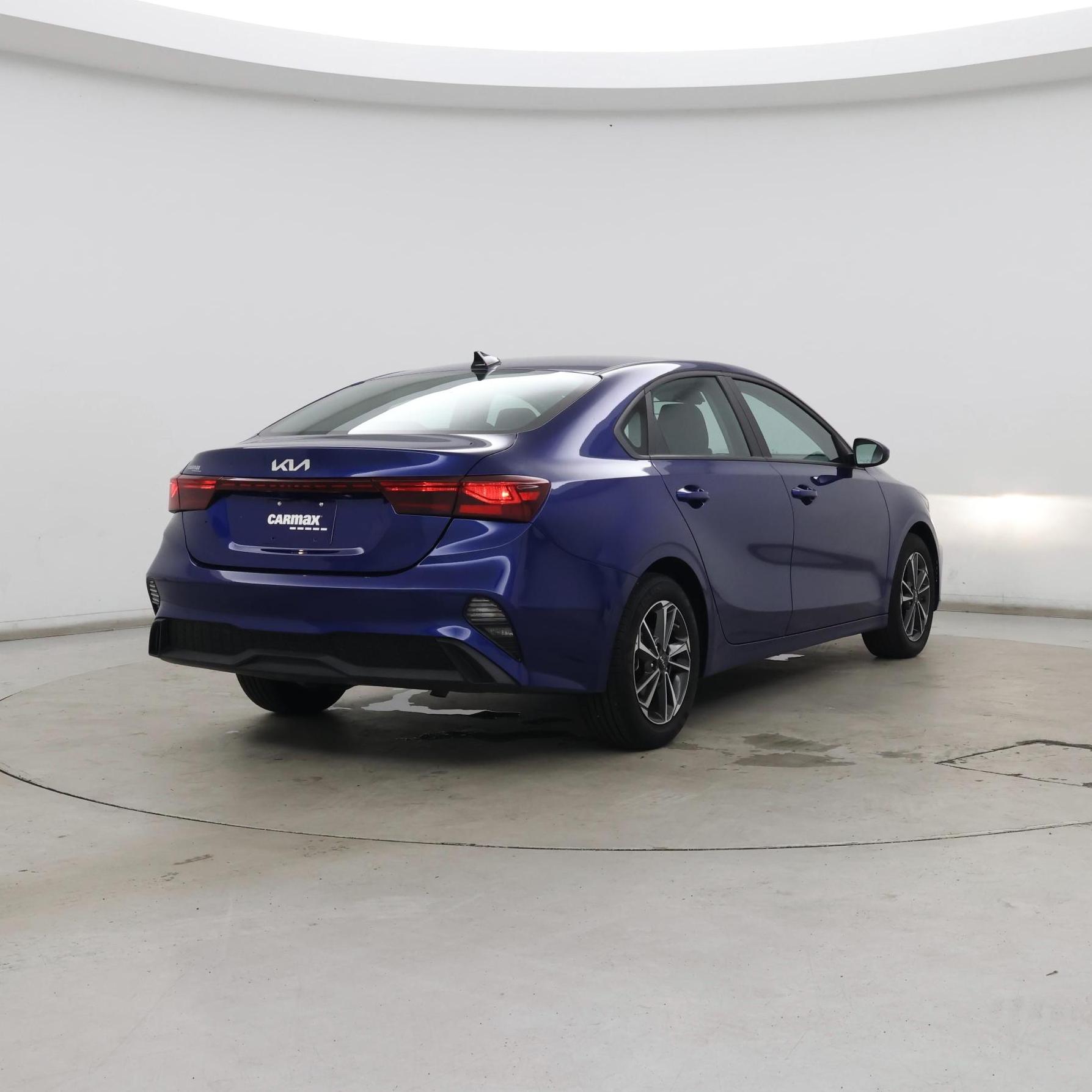 Thumbnail: 2023 Kia Forte - 8