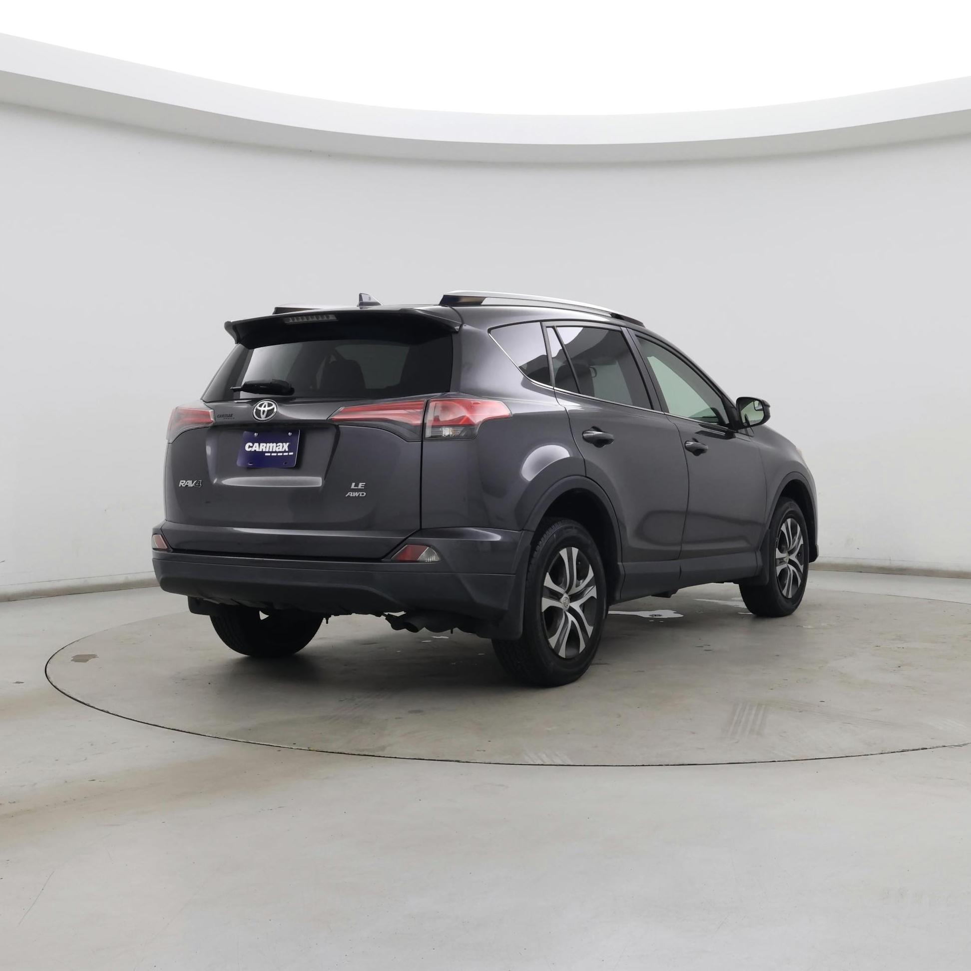 Thumbnail: 2016 Toyota RAV4 - 8