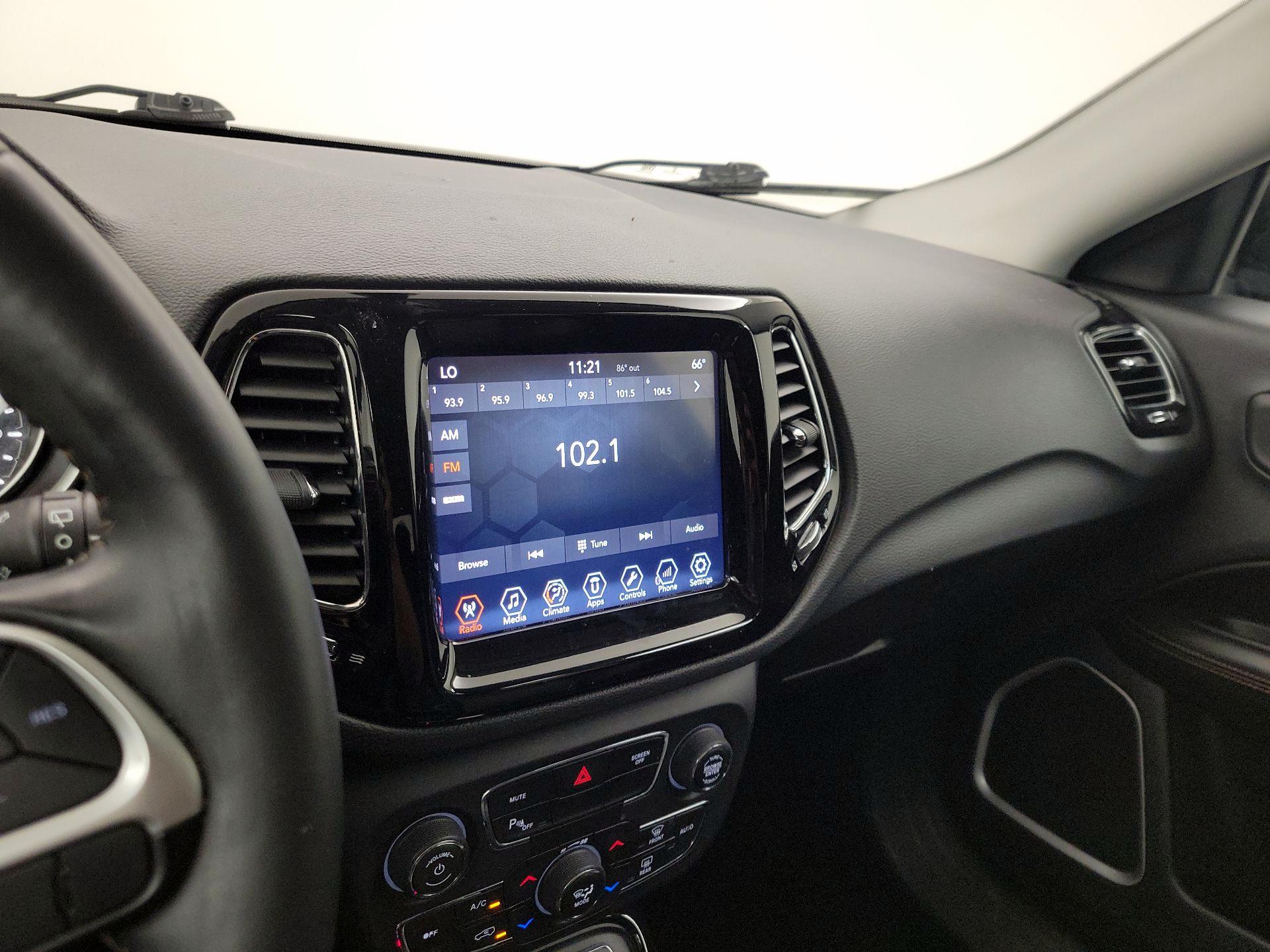 Thumbnail: 2018 Jeep Compass - 14