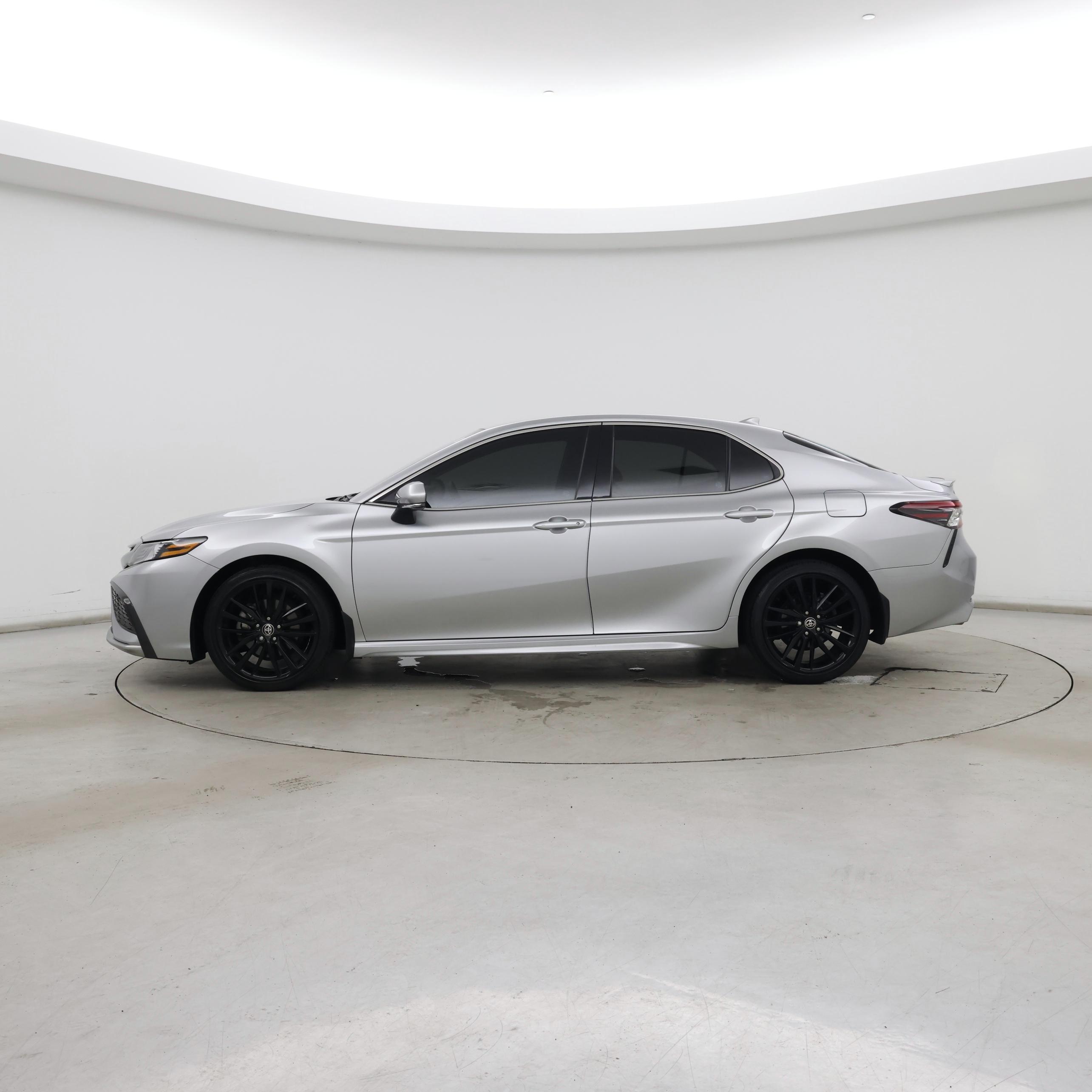 Thumbnail: 2022 Toyota Camry - 3
