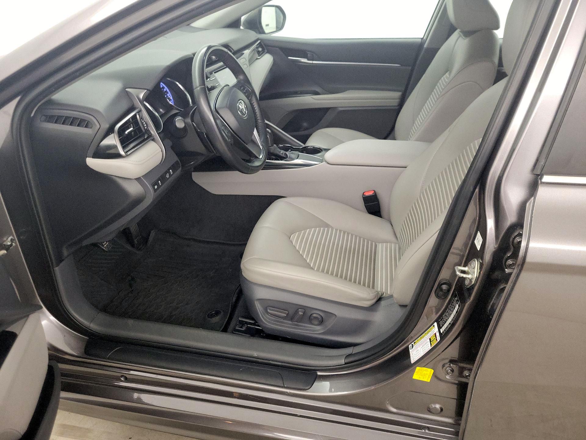 Thumbnail: 2019 Toyota Camry - 11