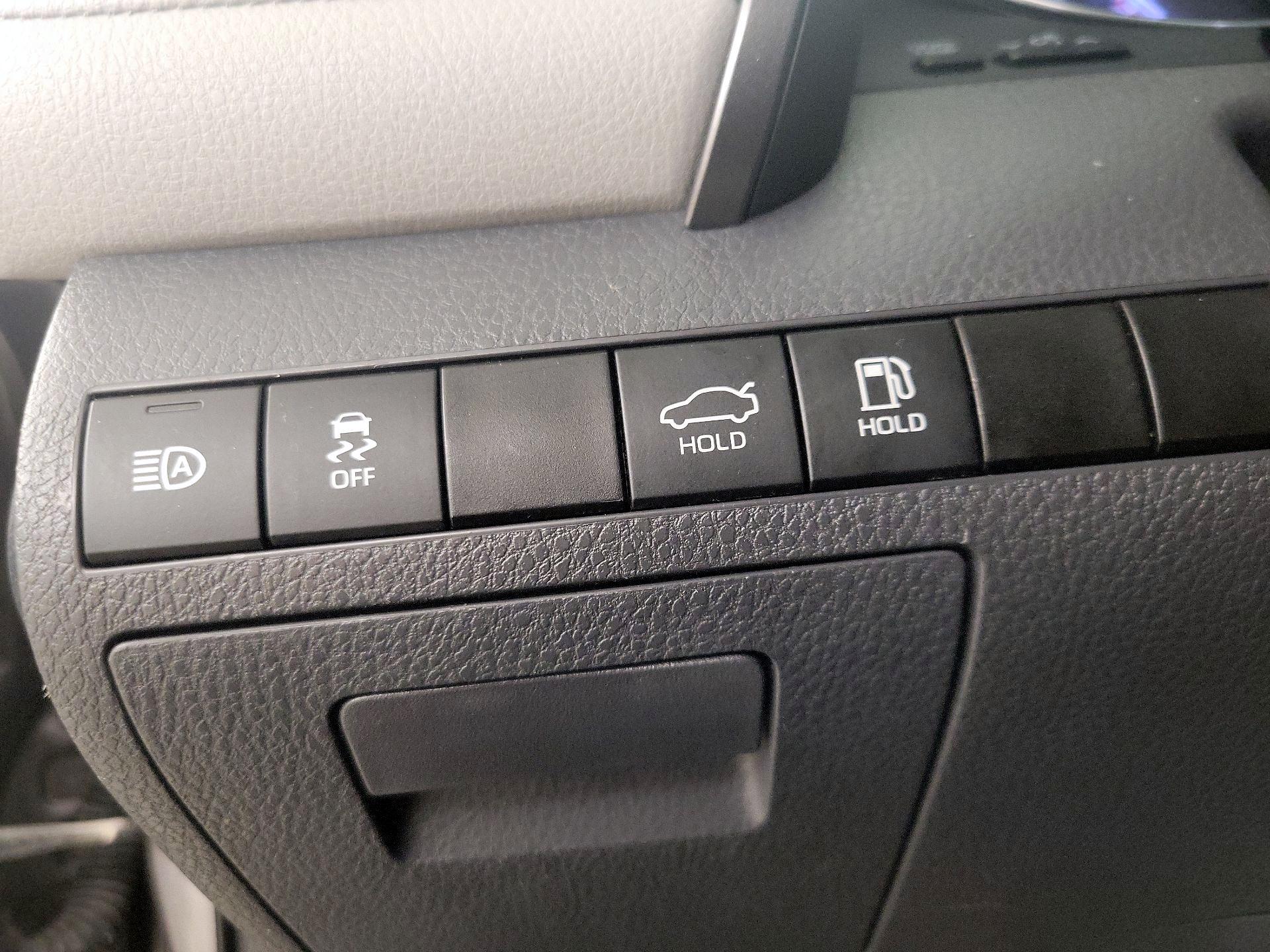 Thumbnail: 2019 Toyota Camry - 13