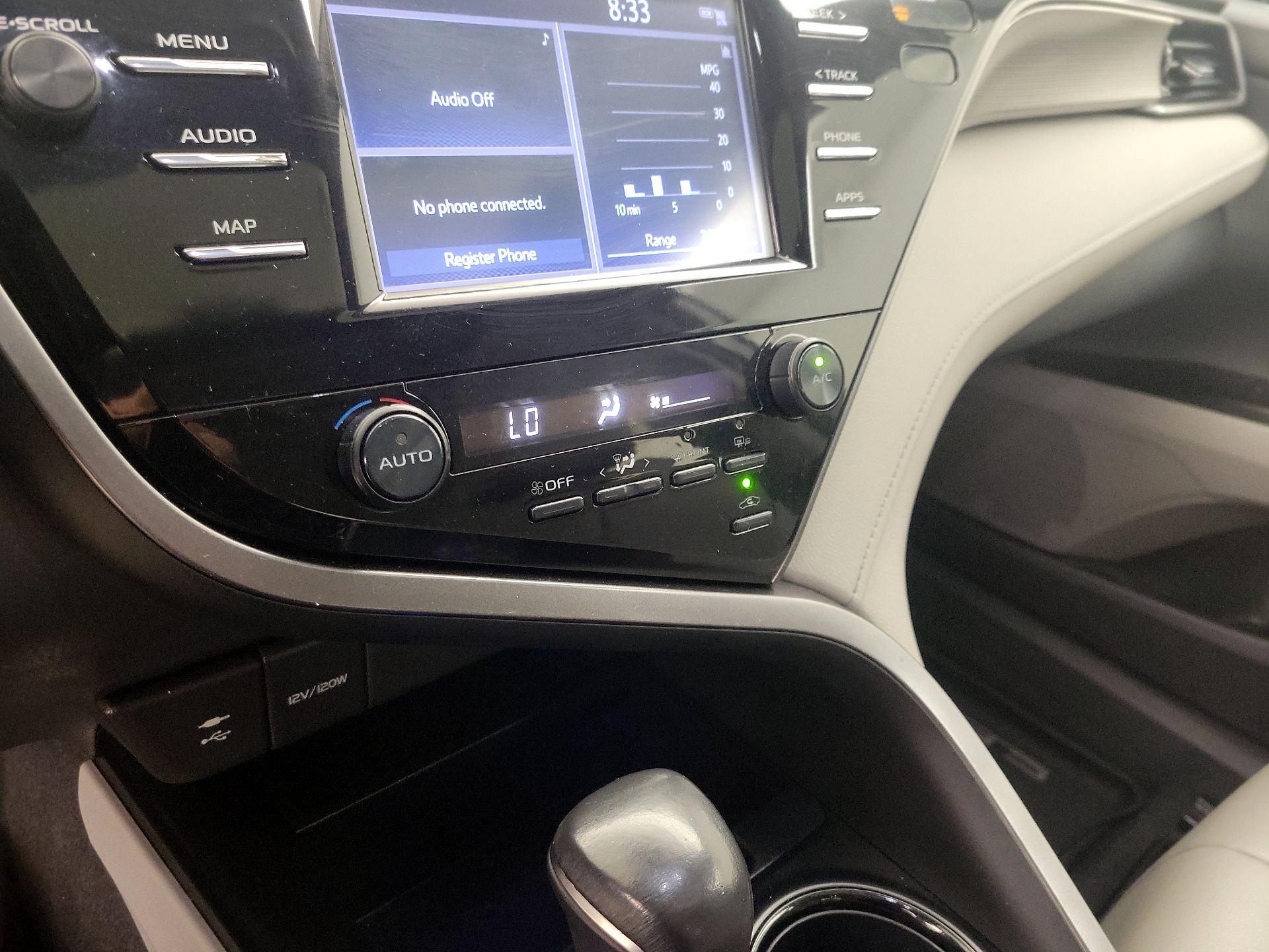 Thumbnail: 2019 Toyota Camry - 16