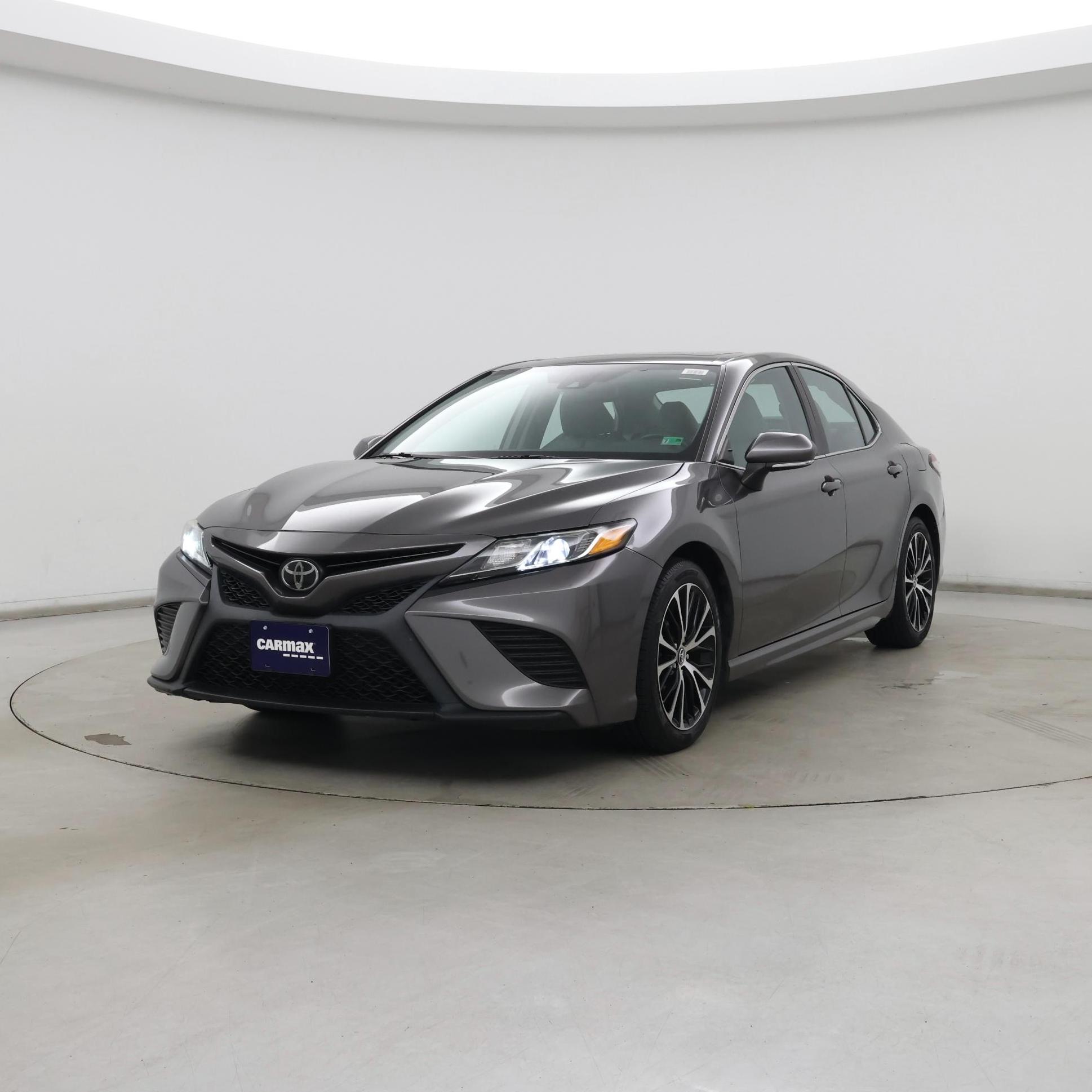 Thumbnail: 2019 Toyota Camry - 4