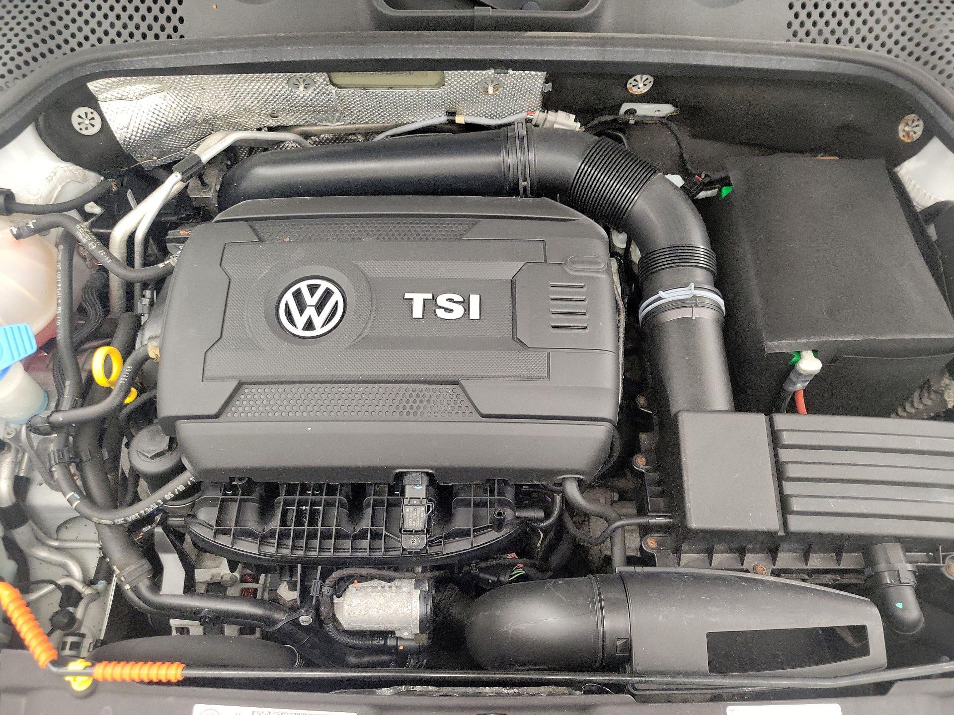 Thumbnail: 2014 Volkswagen Beetle - 19