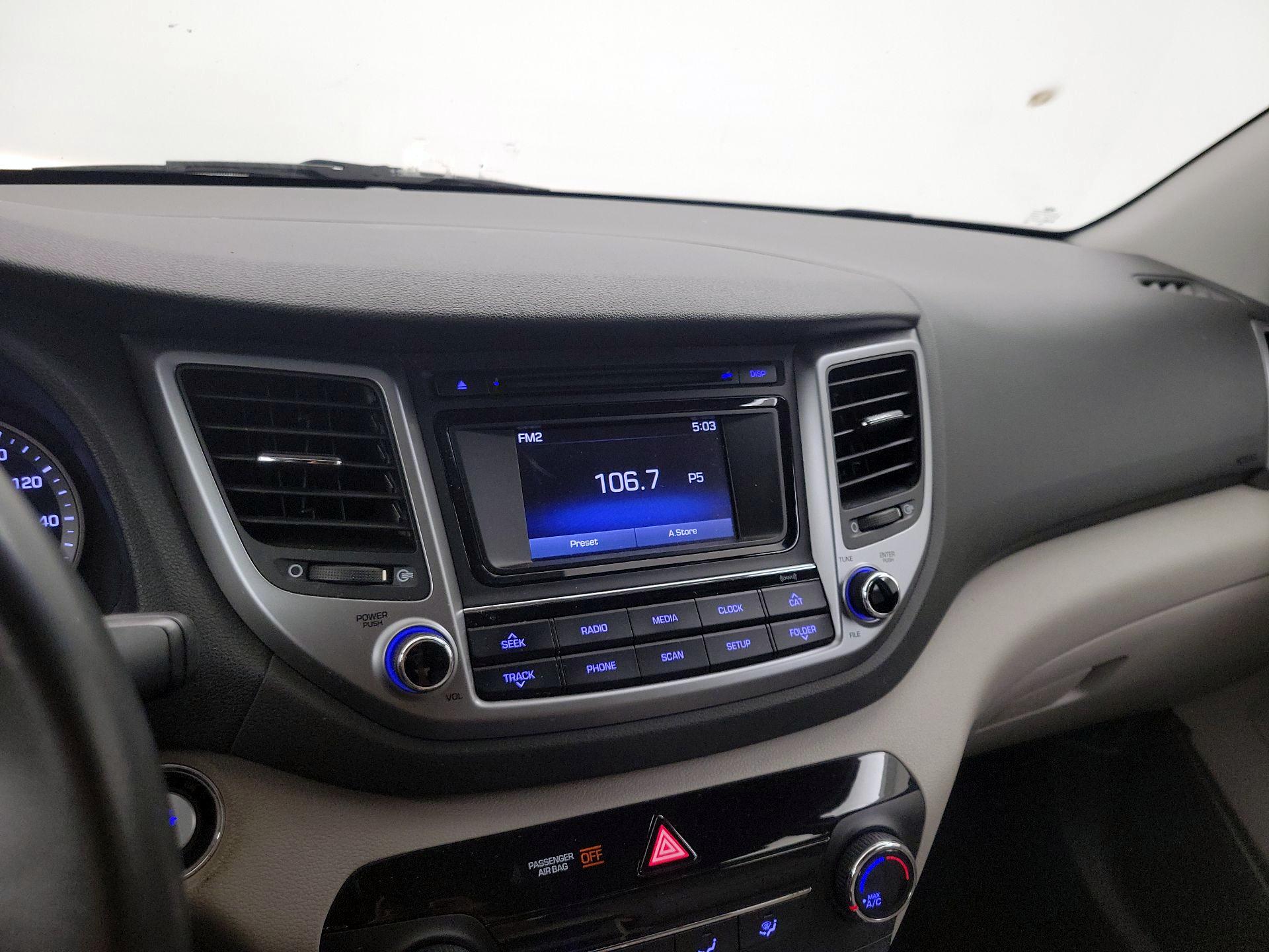 Thumbnail: 2016 Hyundai Tucson - 15