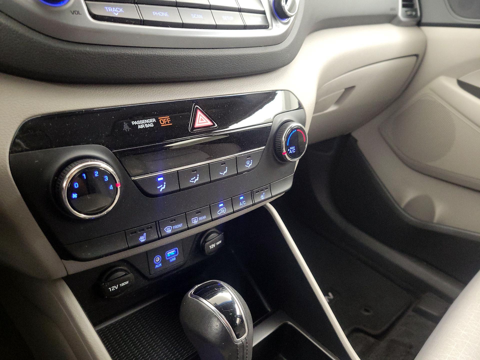 Thumbnail: 2016 Hyundai Tucson - 16