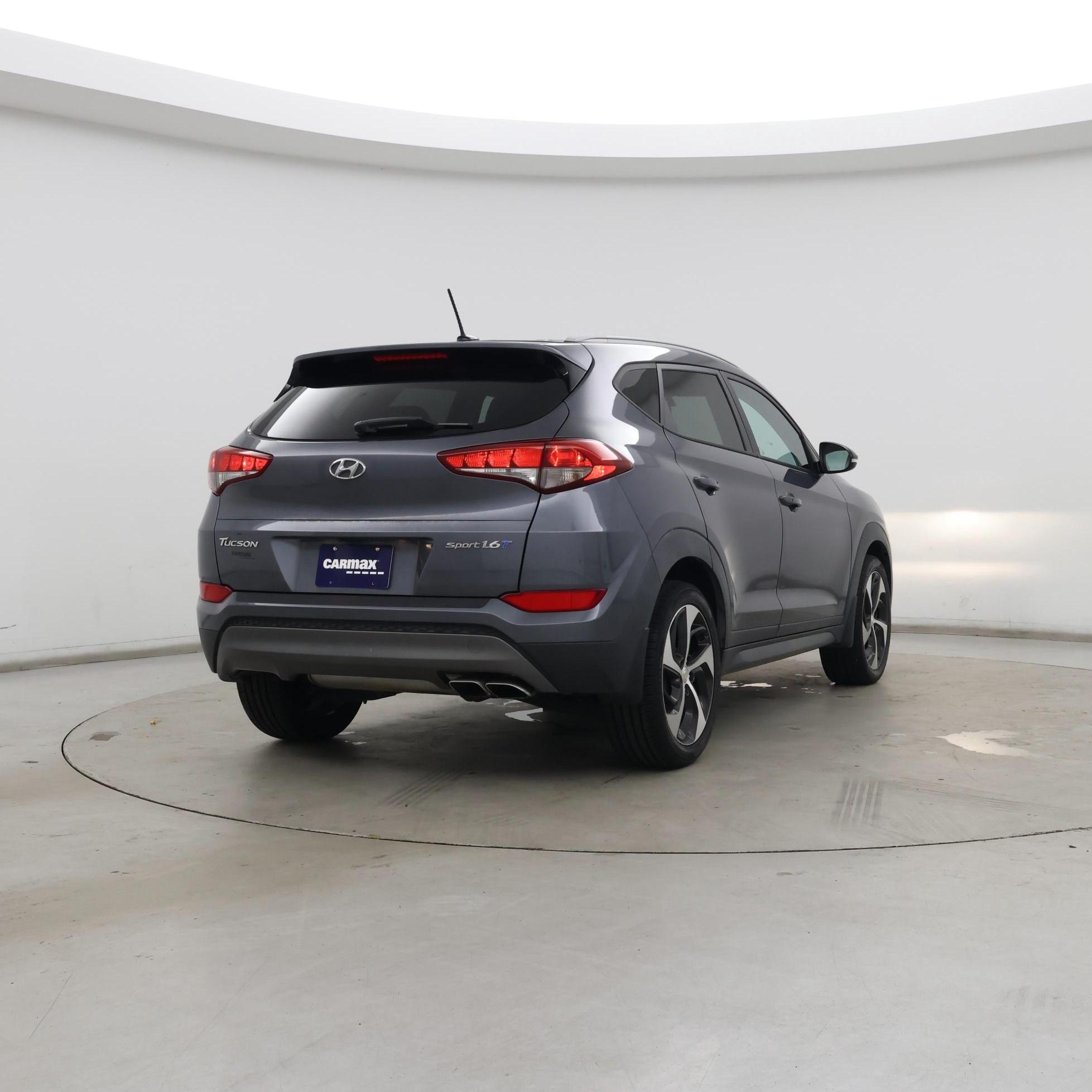 Thumbnail: 2016 Hyundai Tucson - 8