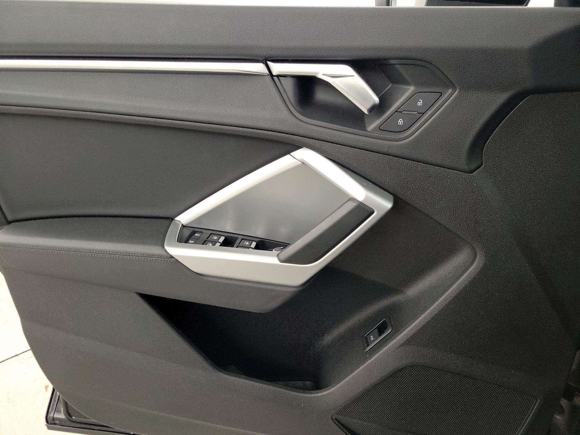 Thumbnail: 2020 Audi Q3 - 12