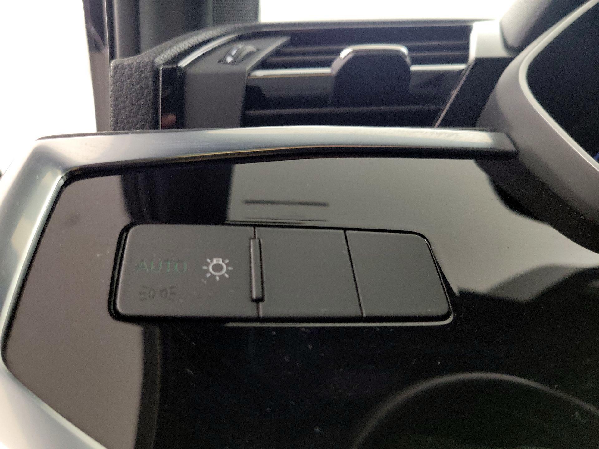 Thumbnail: 2020 Audi Q3 - 13