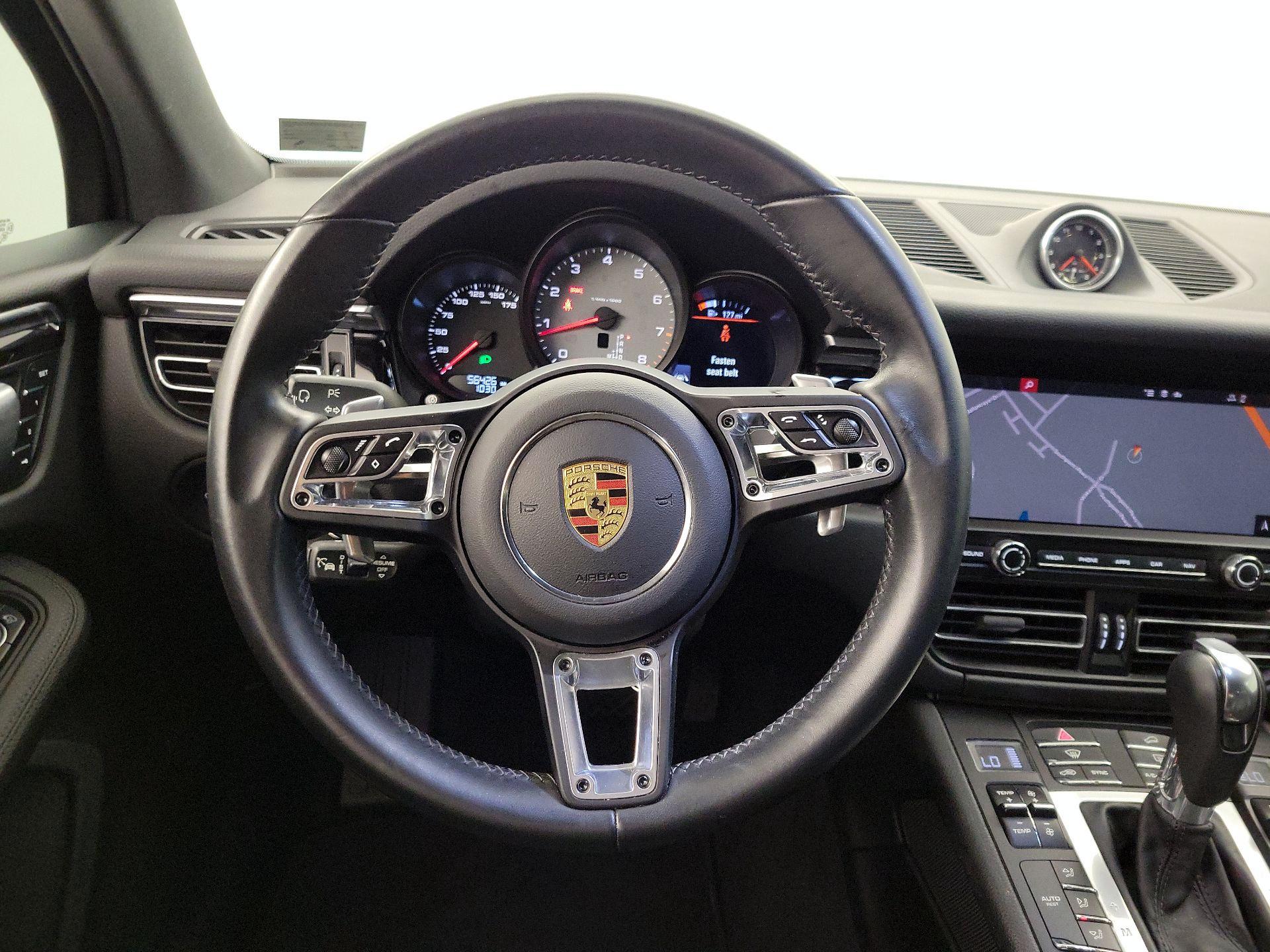 Thumbnail: 2021 Porsche Macan - 10