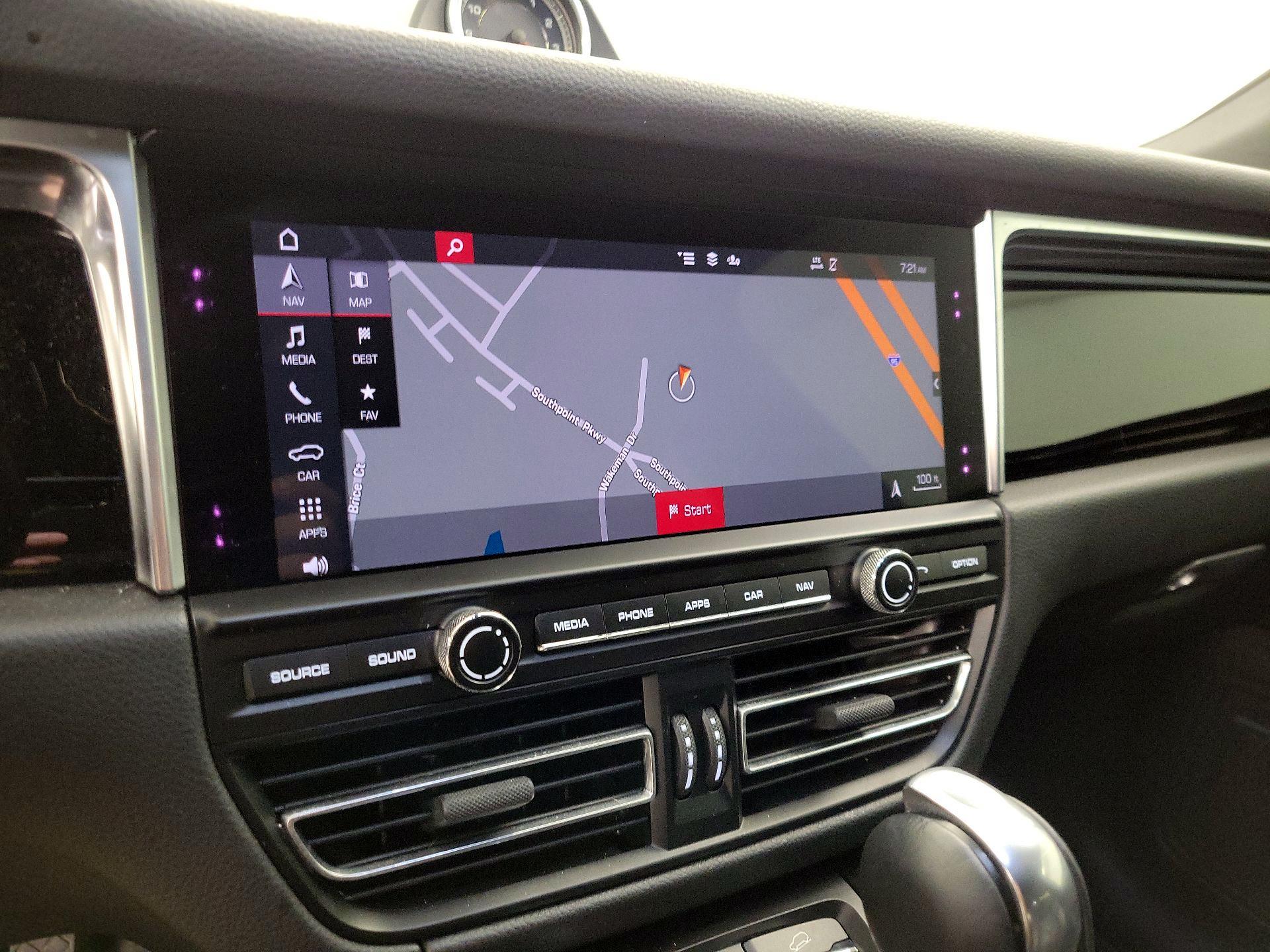 Thumbnail: 2021 Porsche Macan - 14