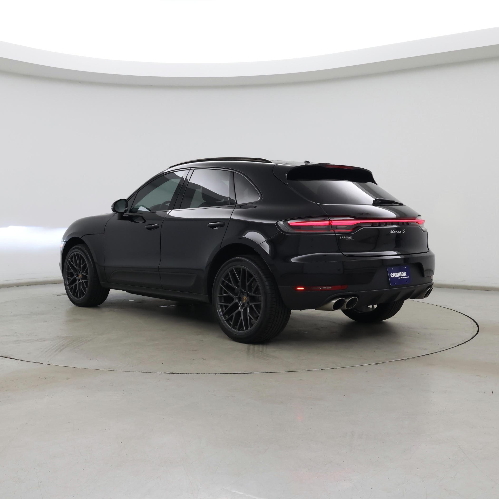 Thumbnail: 2021 Porsche Macan - 2