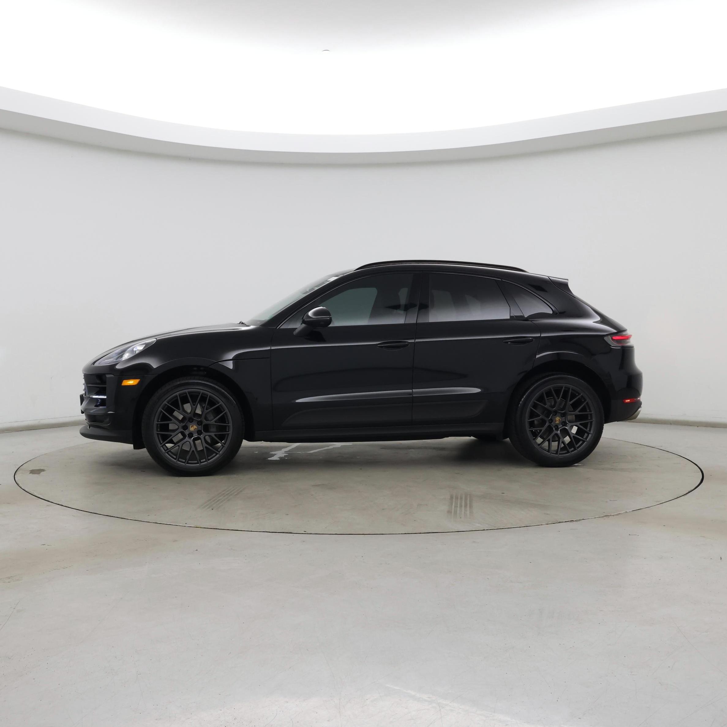 Thumbnail: 2021 Porsche Macan - 3
