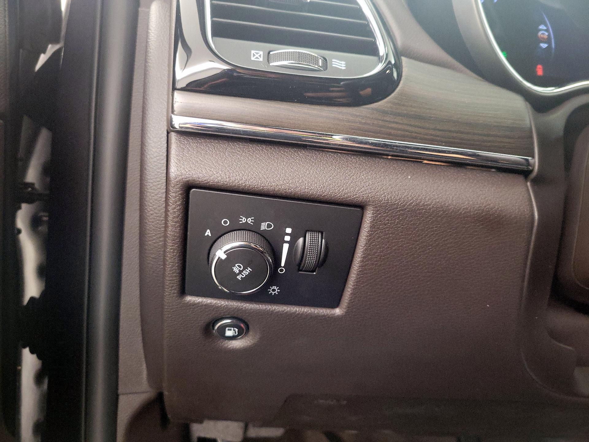 Thumbnail: 2019 Jeep Grand Cherokee - 13