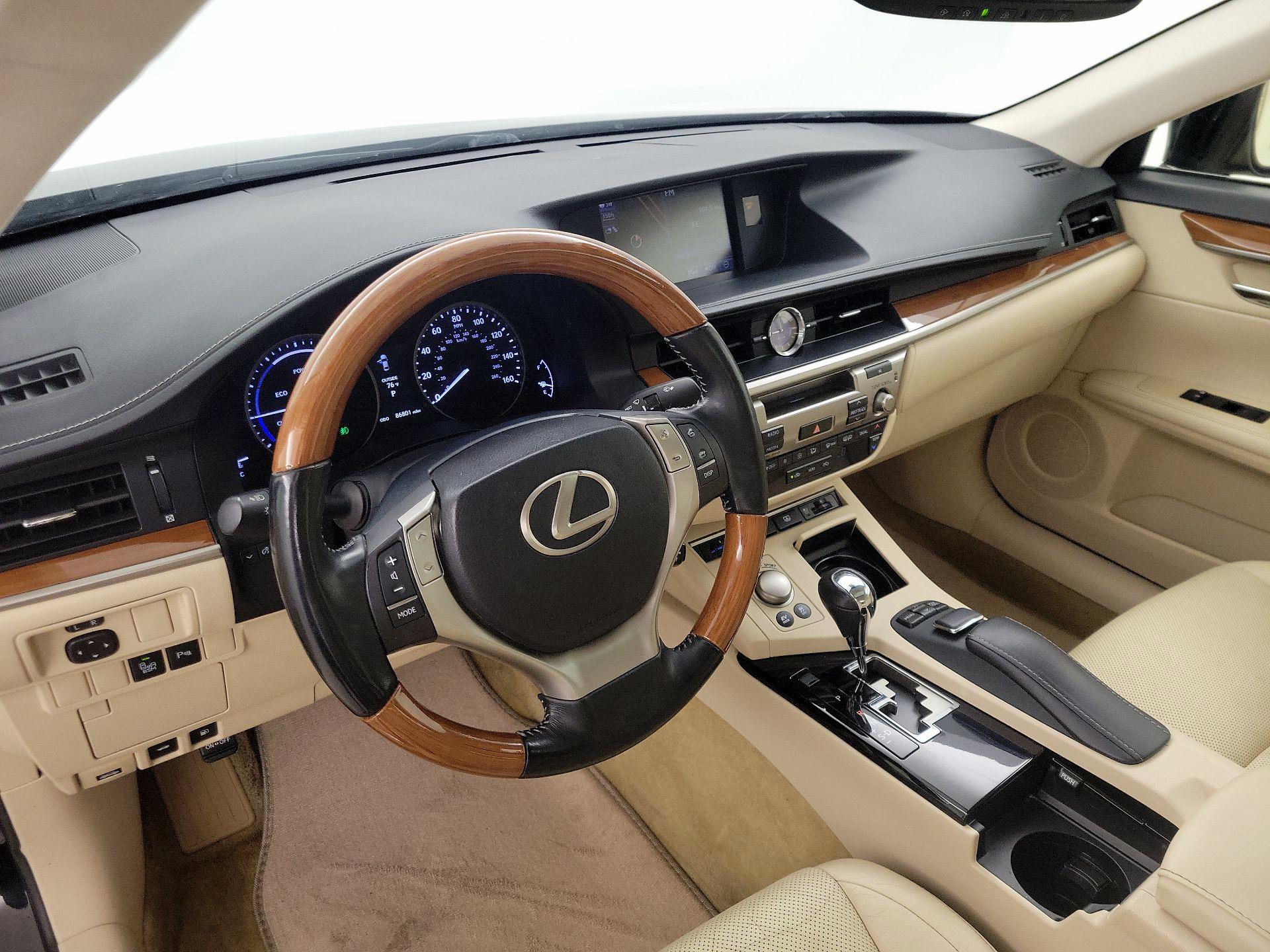 Thumbnail: 2013 Lexus ES - 9