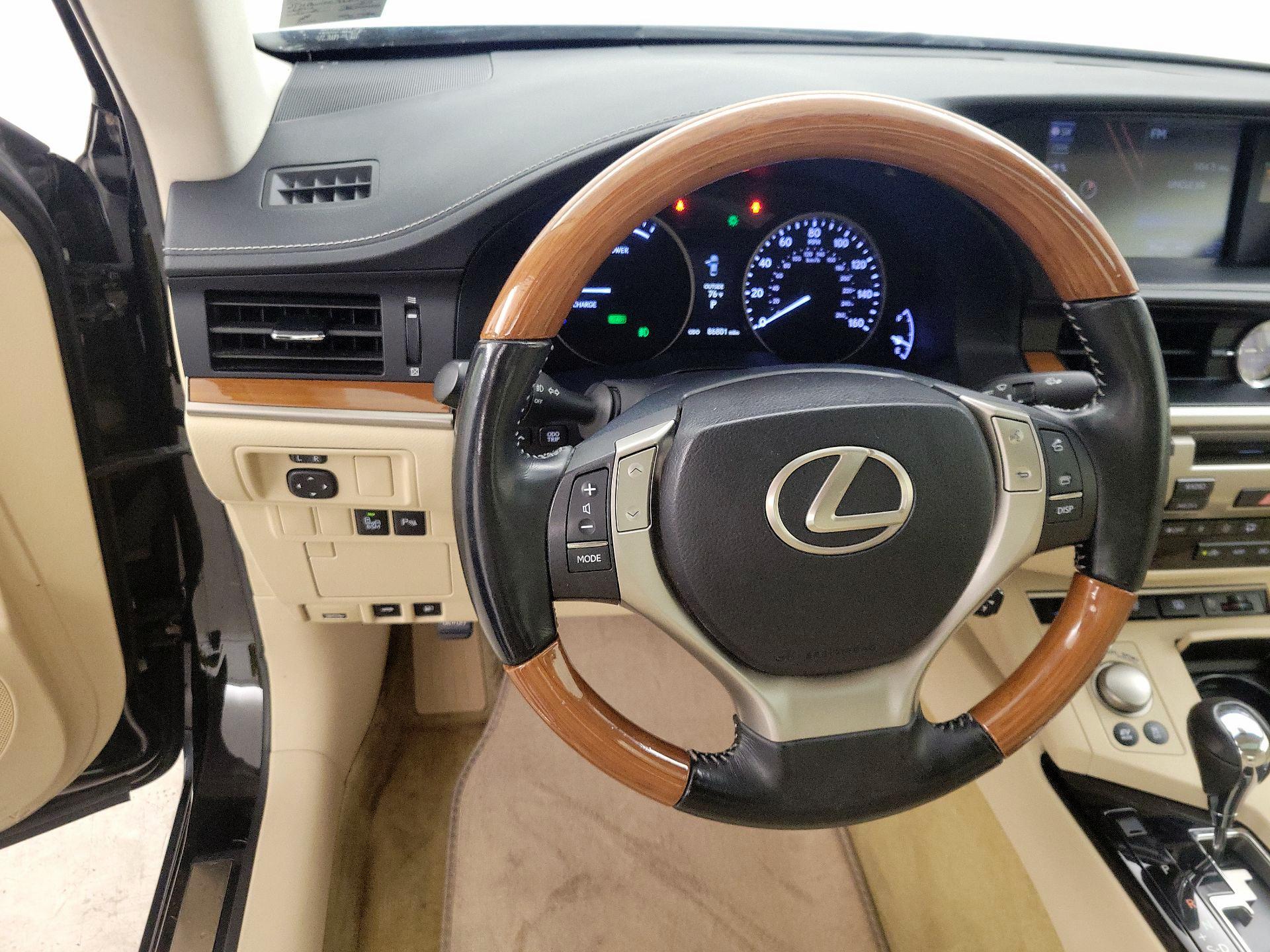 Thumbnail: 2013 Lexus ES - 10