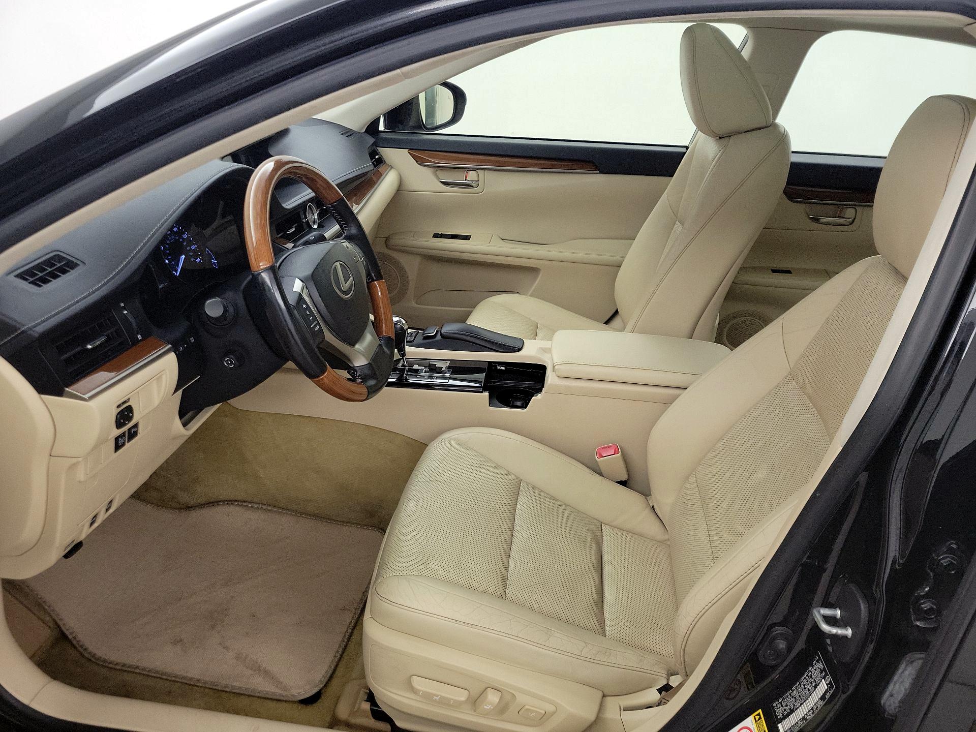 Thumbnail: 2013 Lexus ES - 11