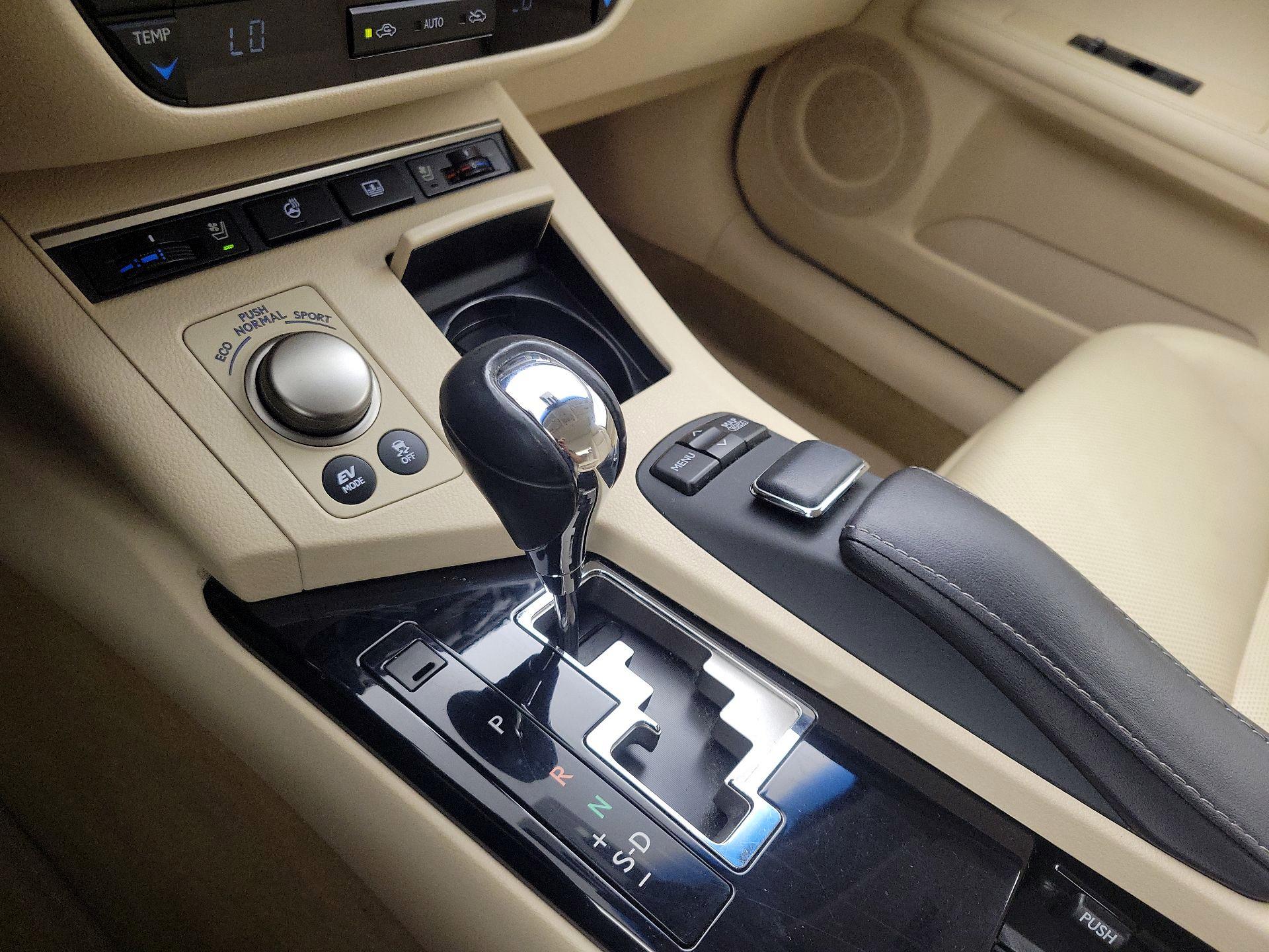Thumbnail: 2013 Lexus ES - 18