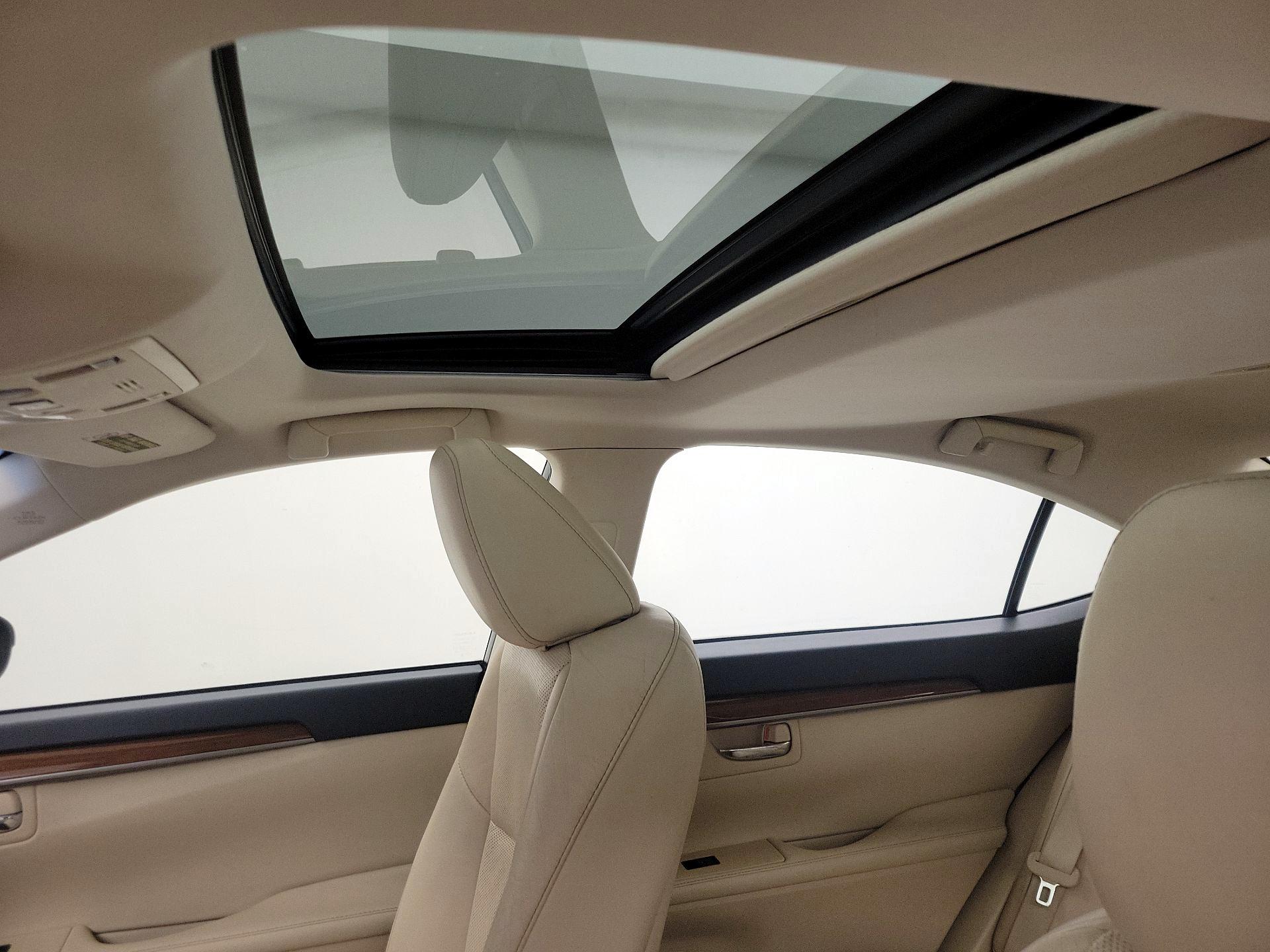 Thumbnail: 2013 Lexus ES - 20