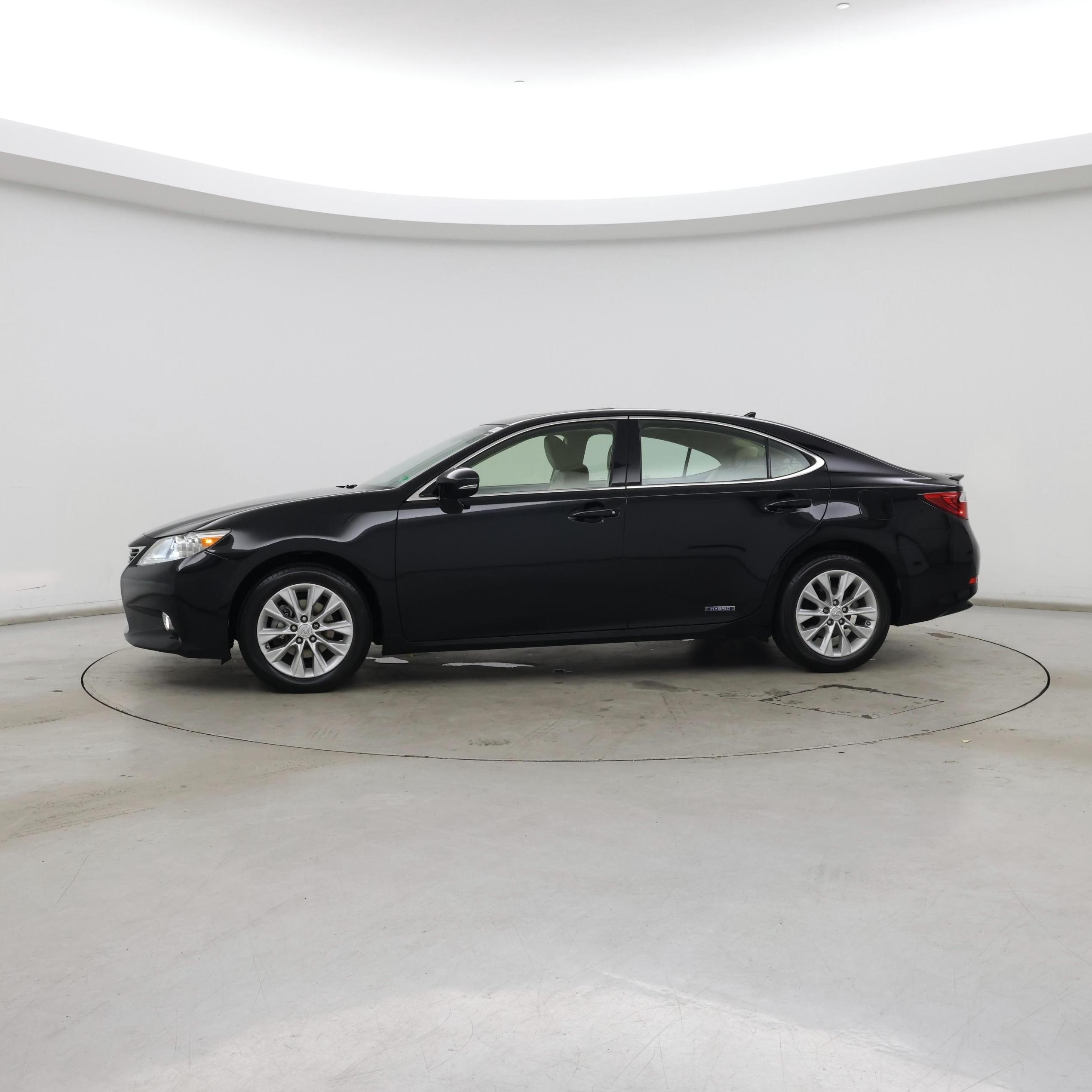 Thumbnail: 2013 Lexus ES - 3
