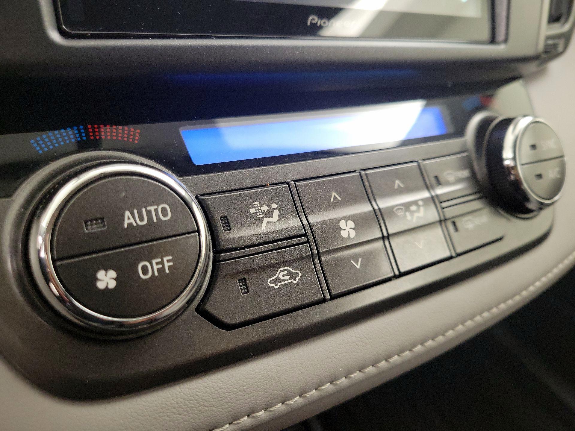 Thumbnail: 2013 Toyota RAV4 - 16