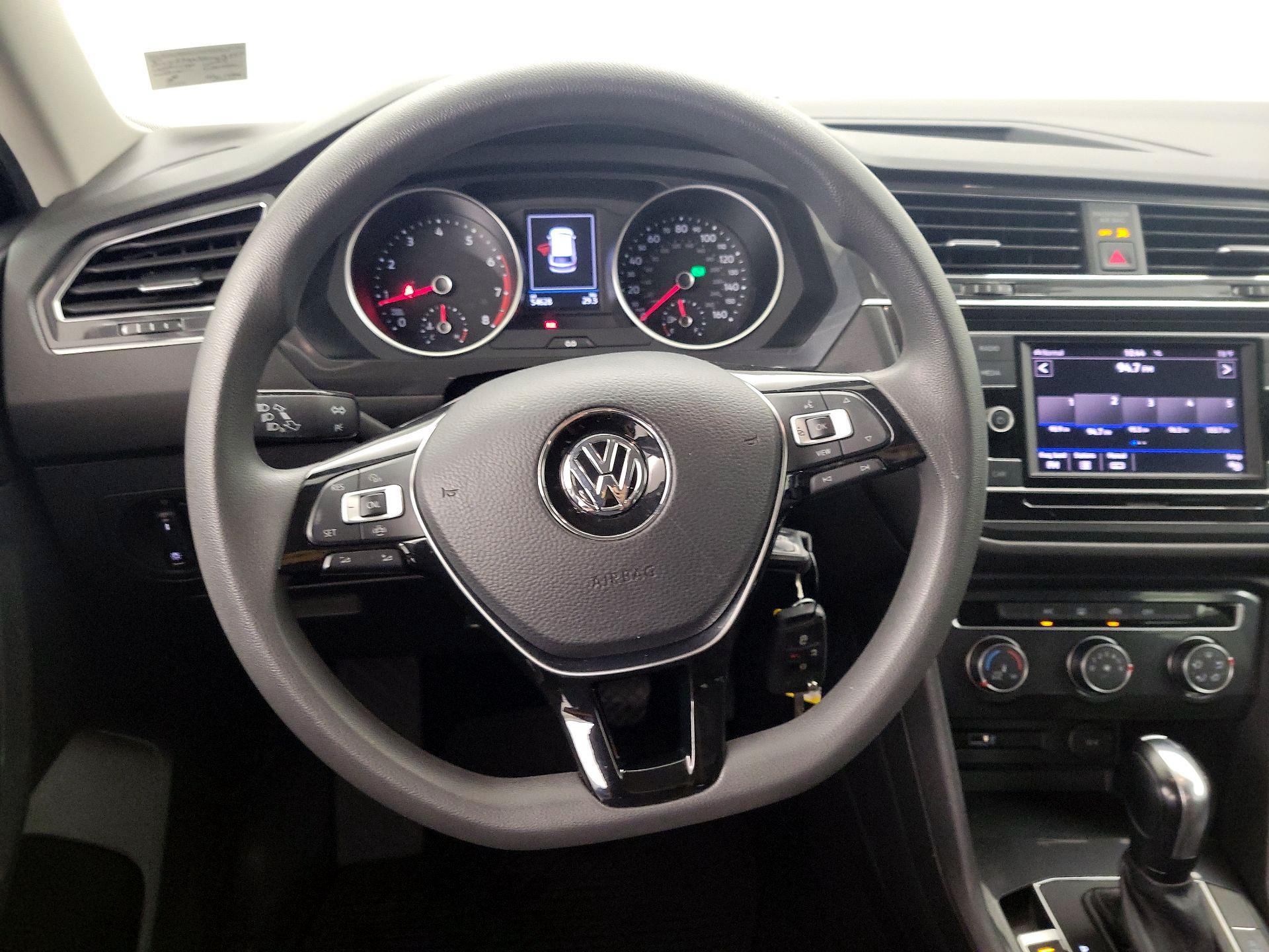 Thumbnail: 2019 Volkswagen Tiguan - 10