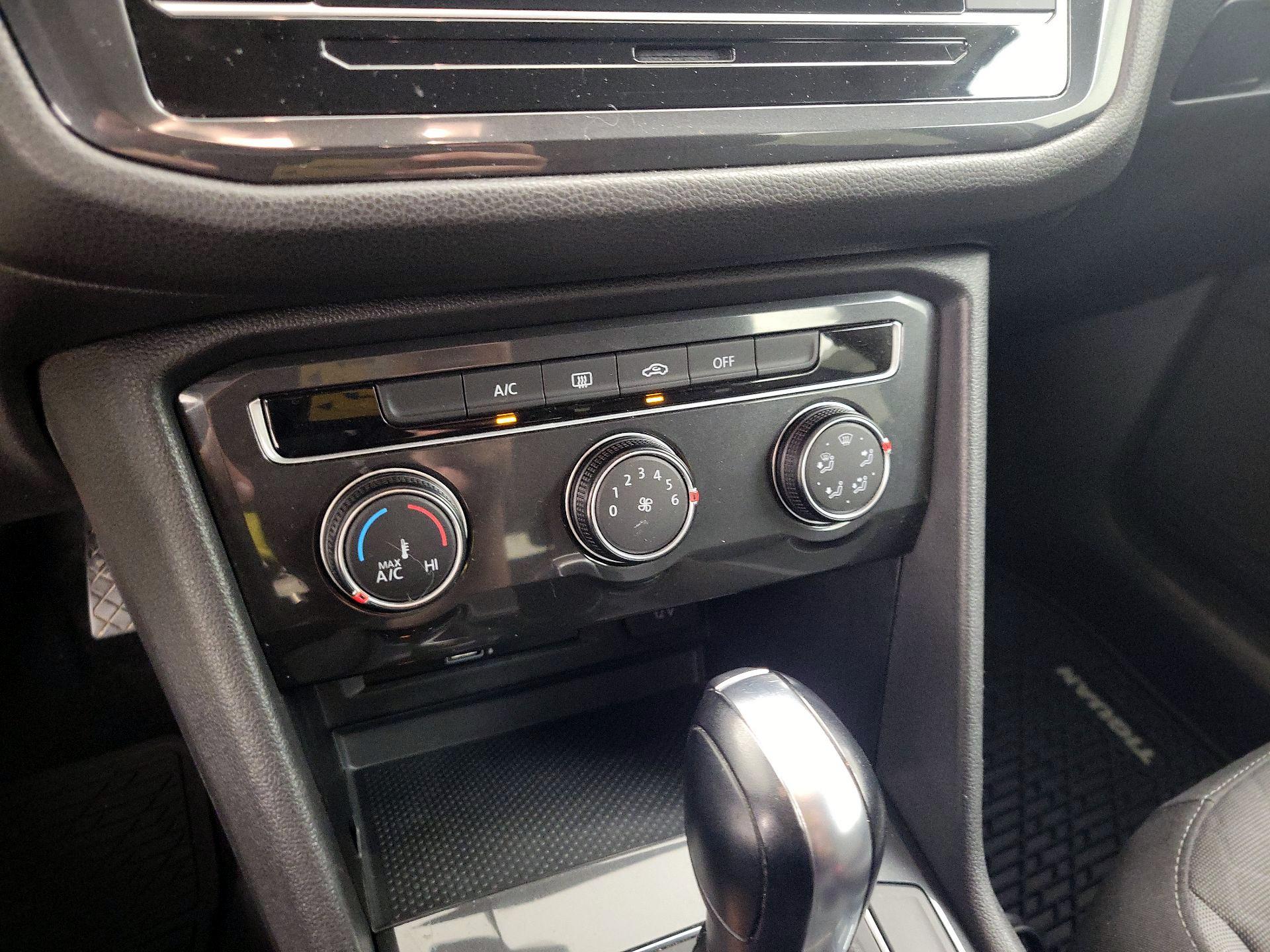 Thumbnail: 2019 Volkswagen Tiguan - 16