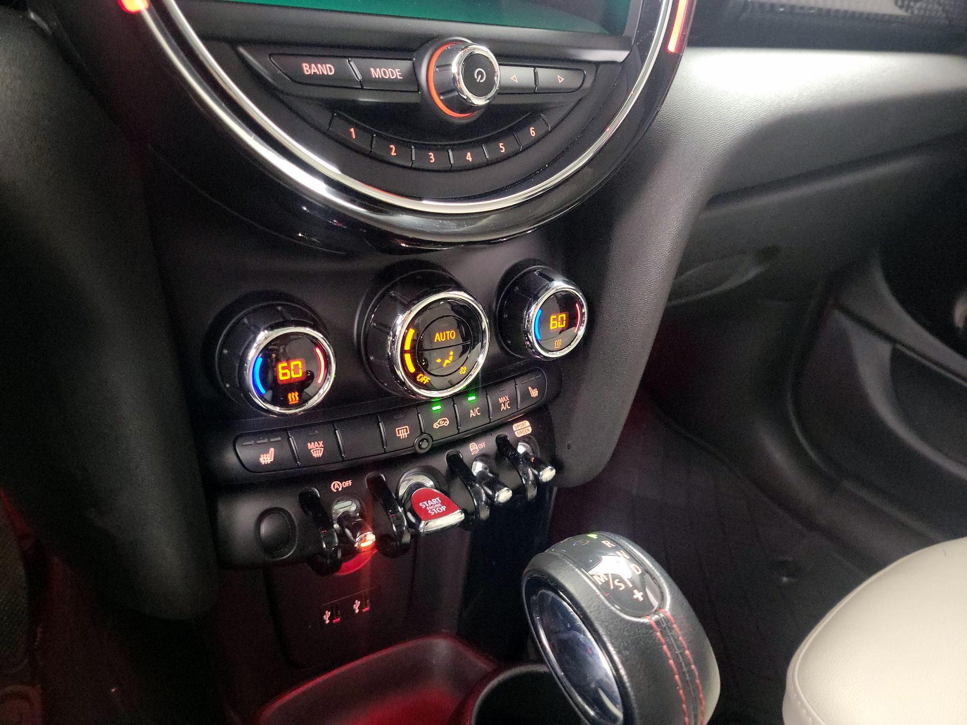 Thumbnail: 2019 MINI Cooper Hardtop - 16