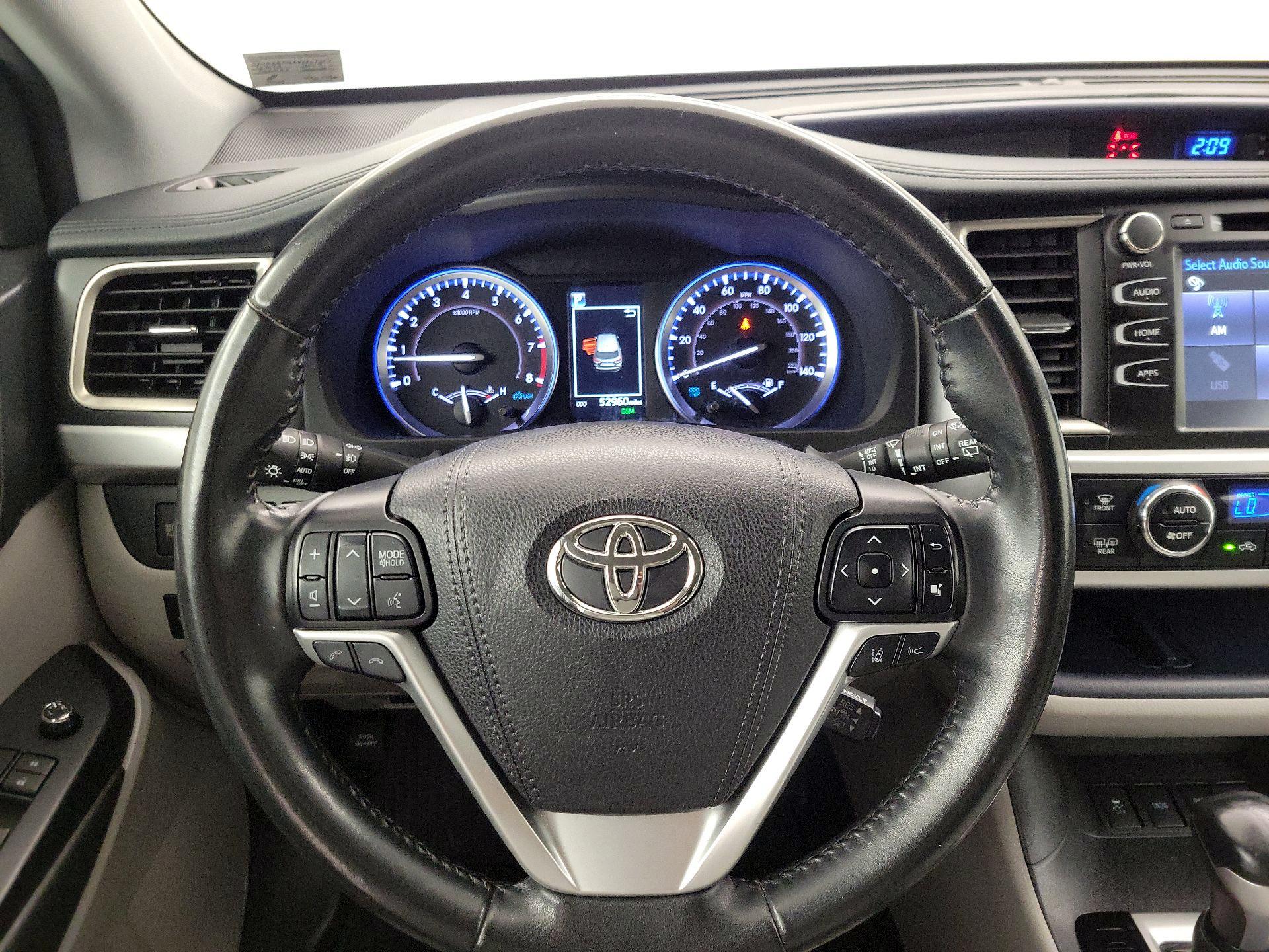 Thumbnail: 2019 Toyota Highlander - 10