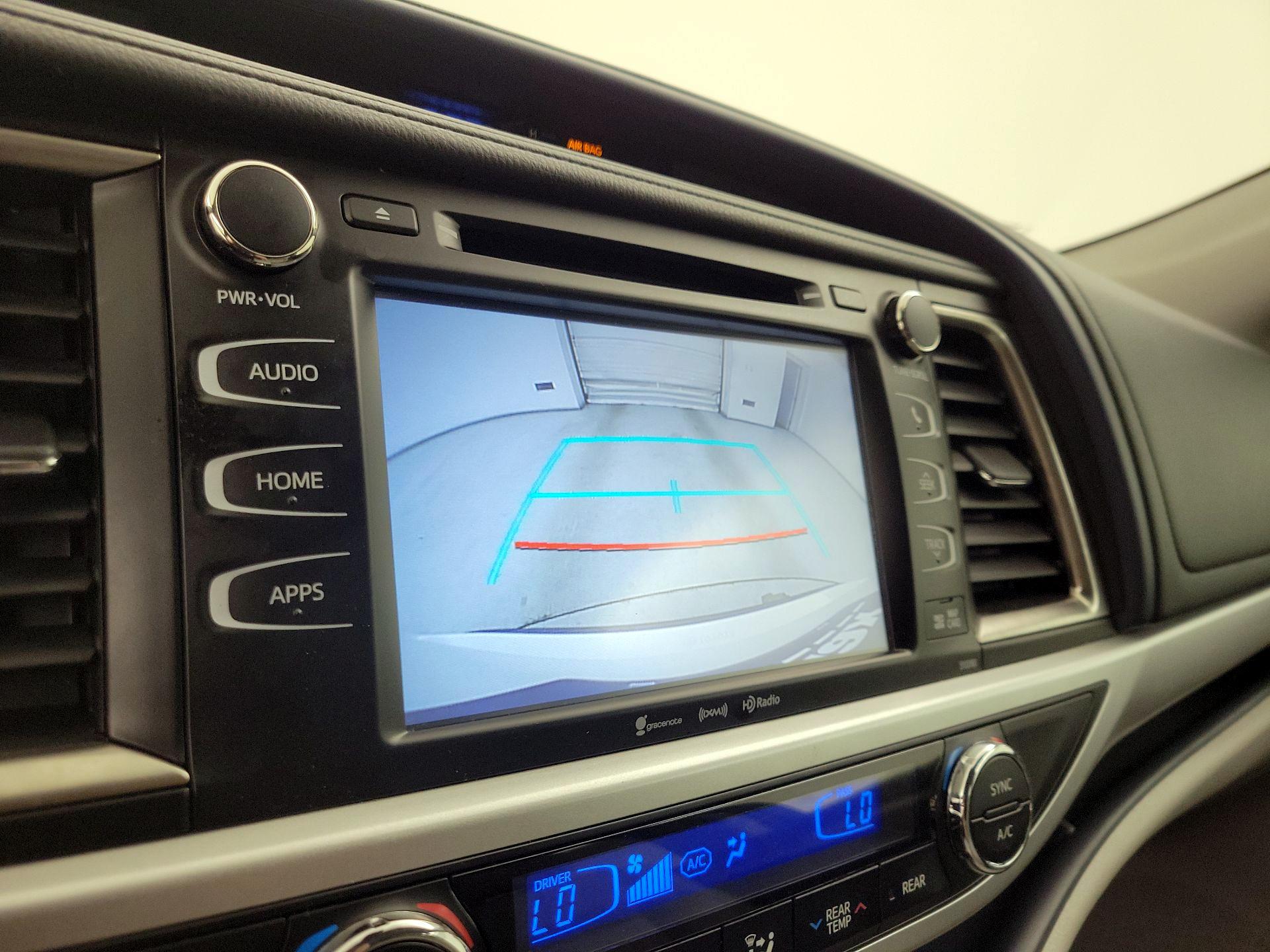 Thumbnail: 2019 Toyota Highlander - 14