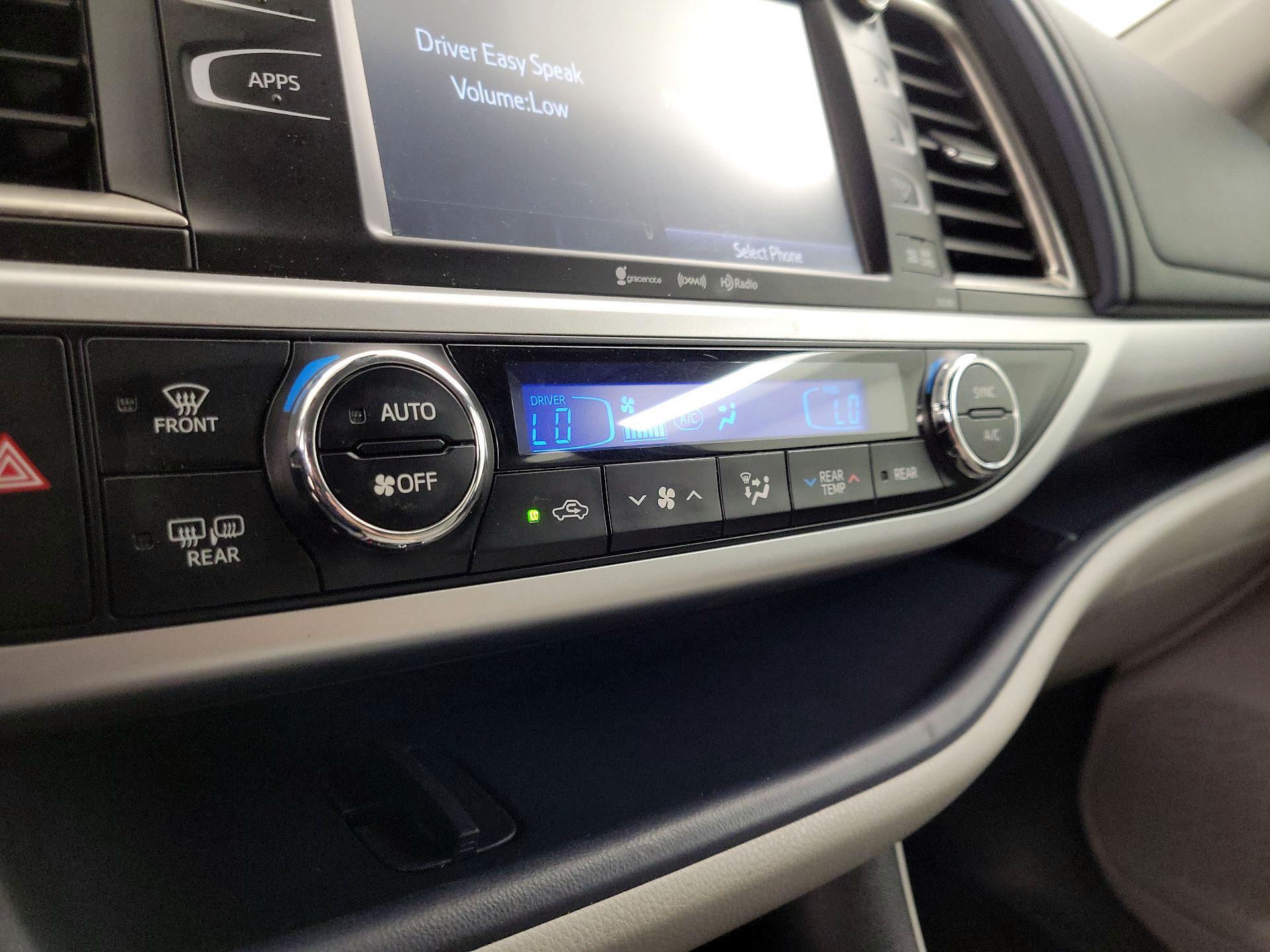Thumbnail: 2019 Toyota Highlander - 16