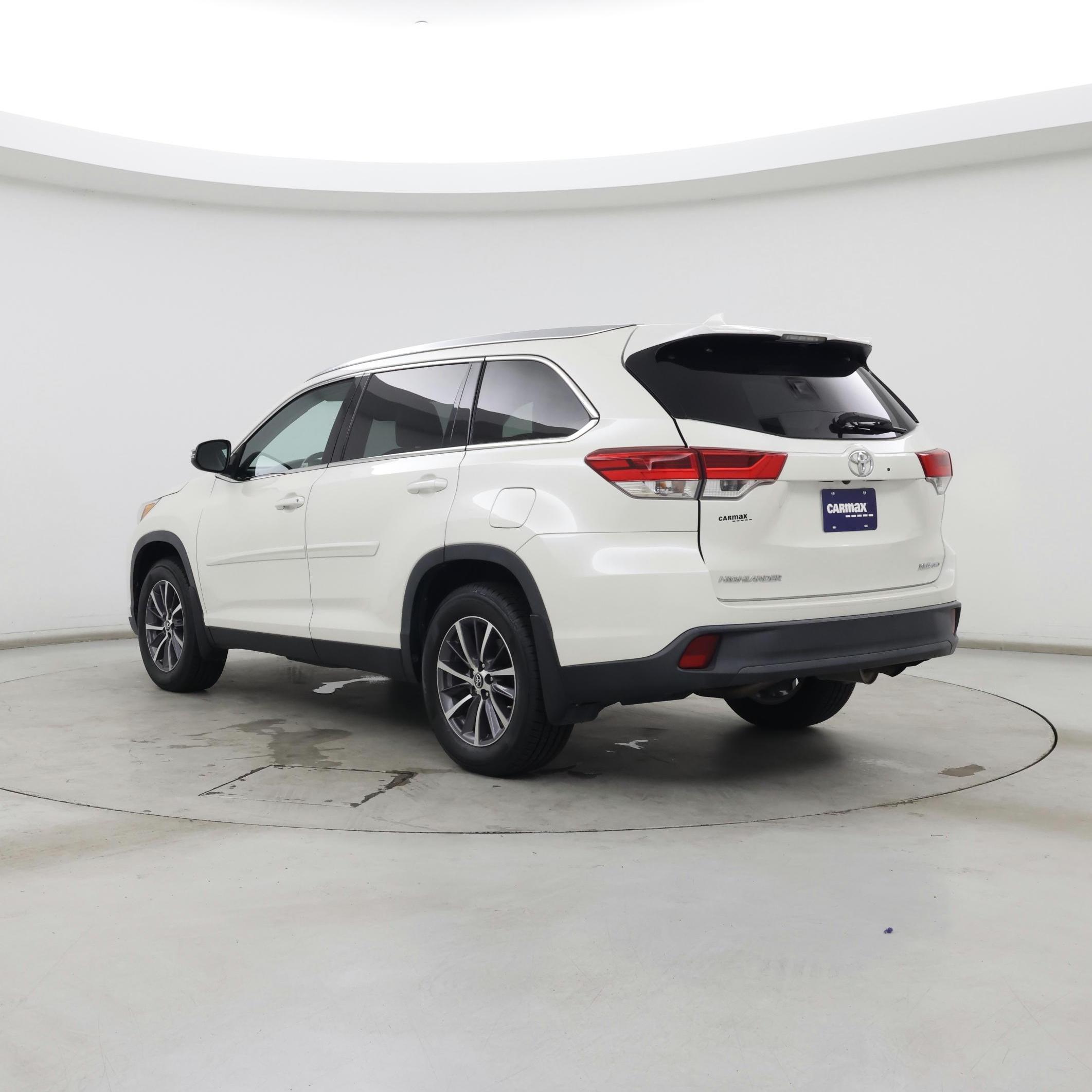Thumbnail: 2019 Toyota Highlander - 2