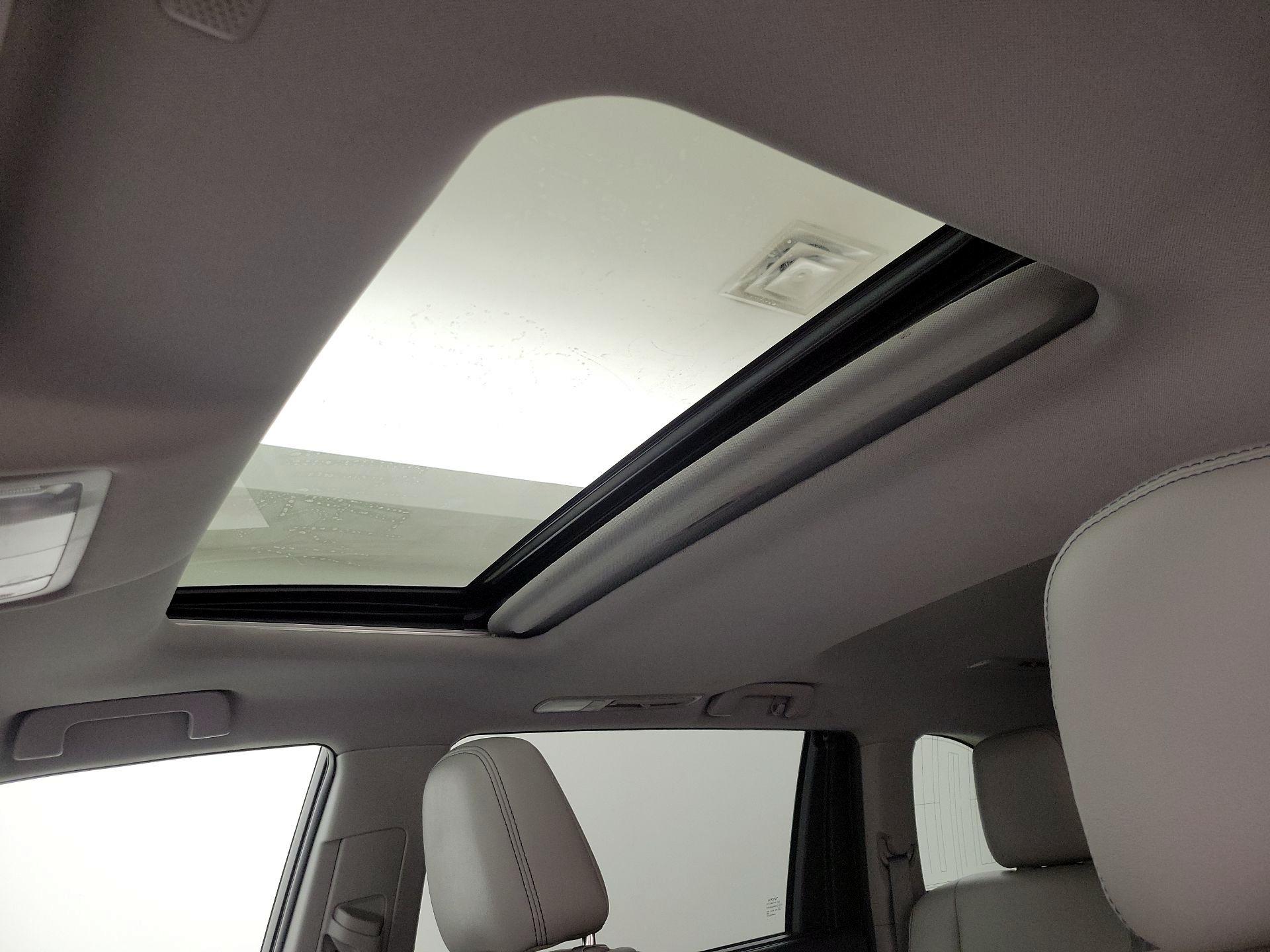 Thumbnail: 2019 Toyota Highlander - 19